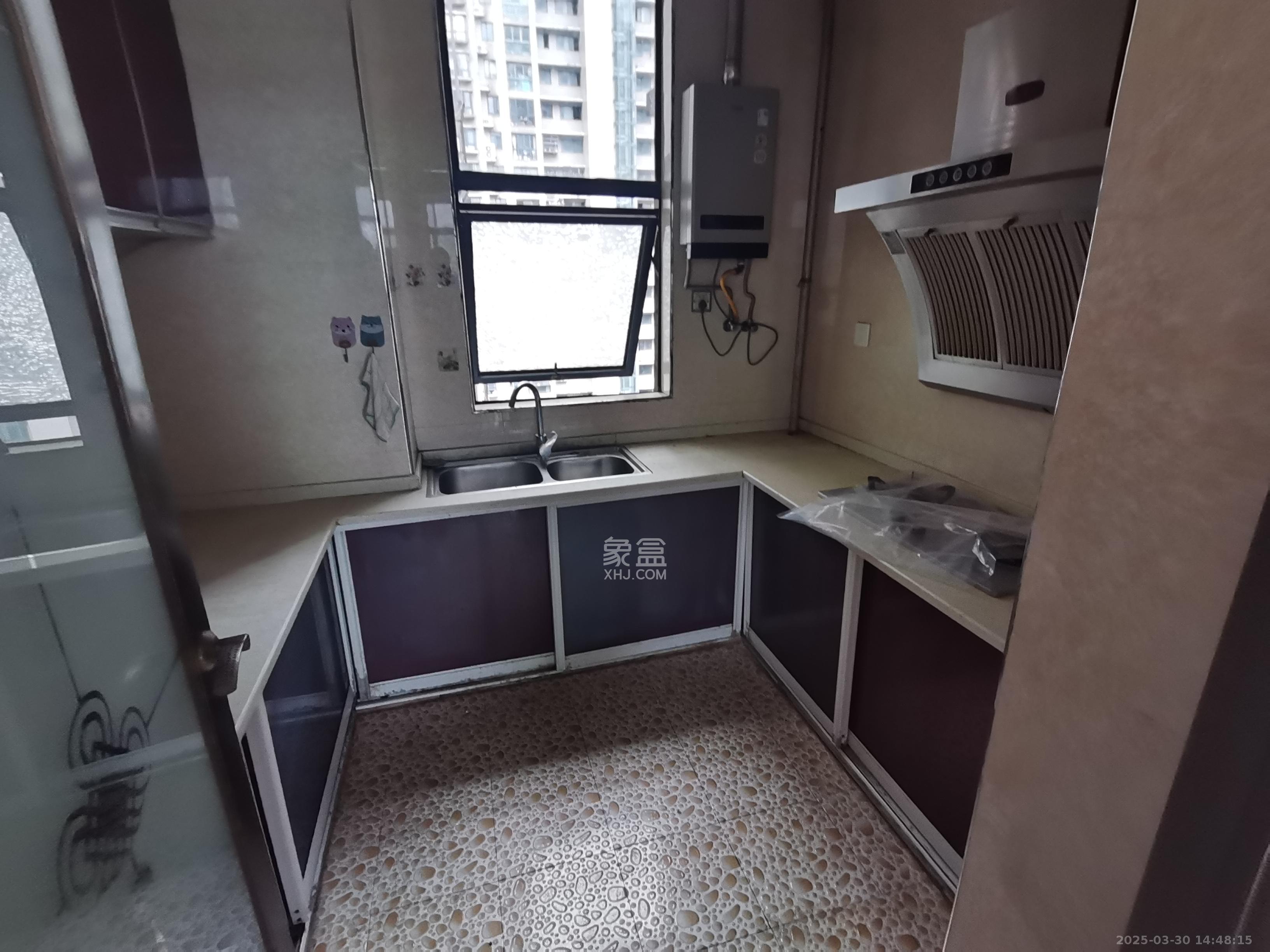 湘江世纪城映江苑 3室2厅2卫 2300.0元/月 湘江世纪城映江苑 3室2厅2卫 2300.0元/月室内图