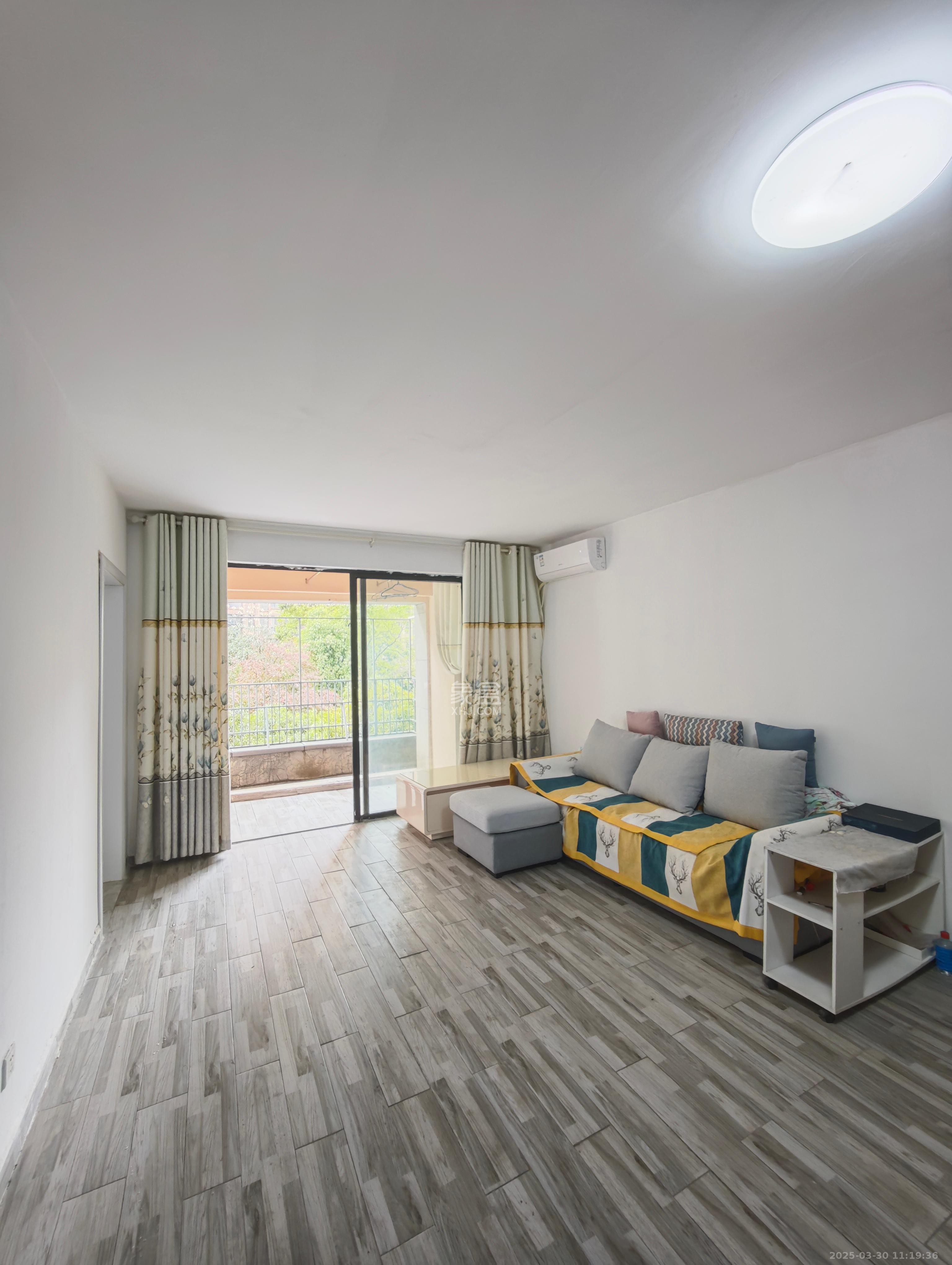 三一街区 2室2厅1卫 1500.0元/月 三一街区 2室2厅1卫 1500.0元/月室内图