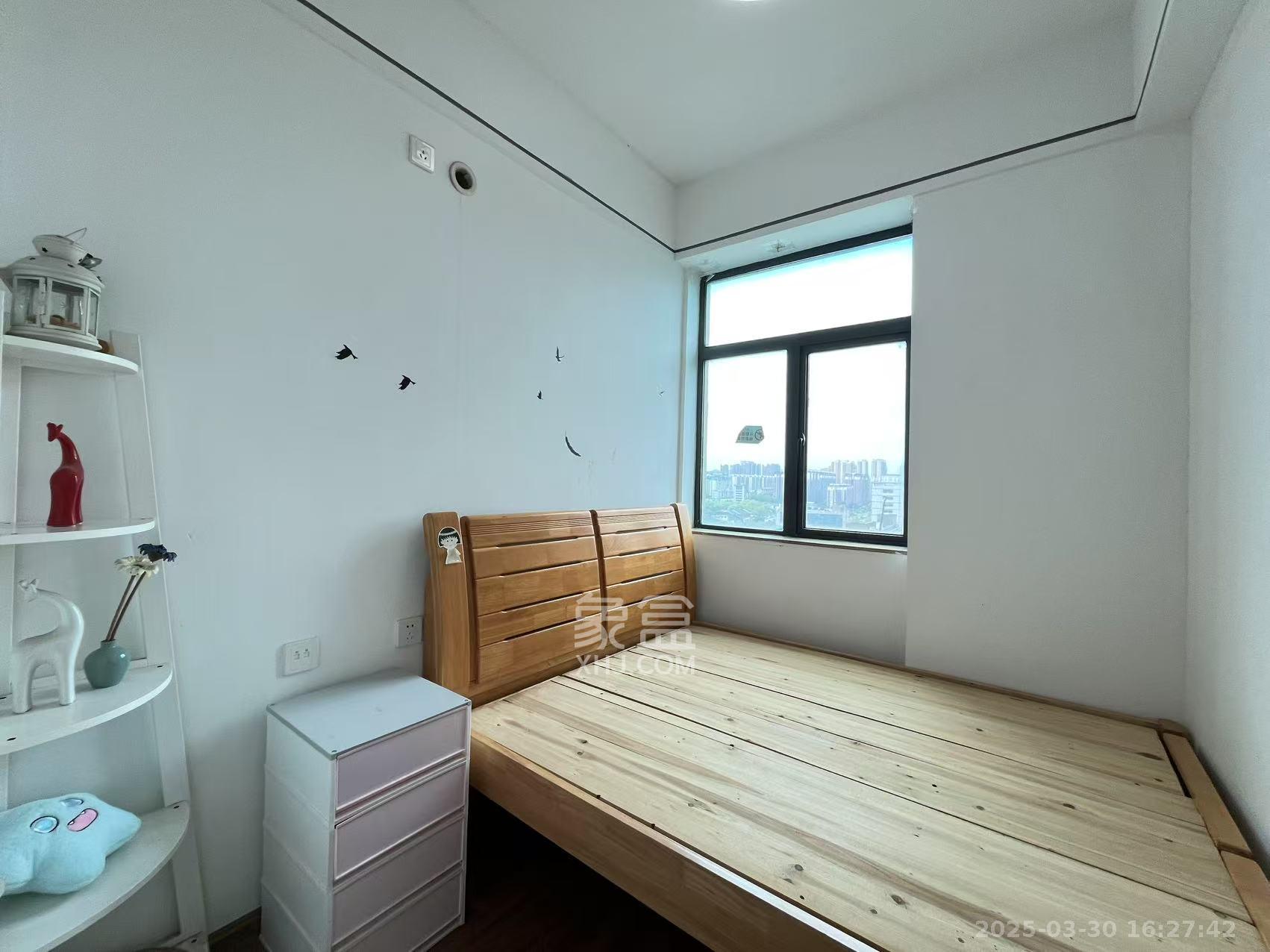 中建木莲工社  2室1厅1卫    2100.0元/月室内图
