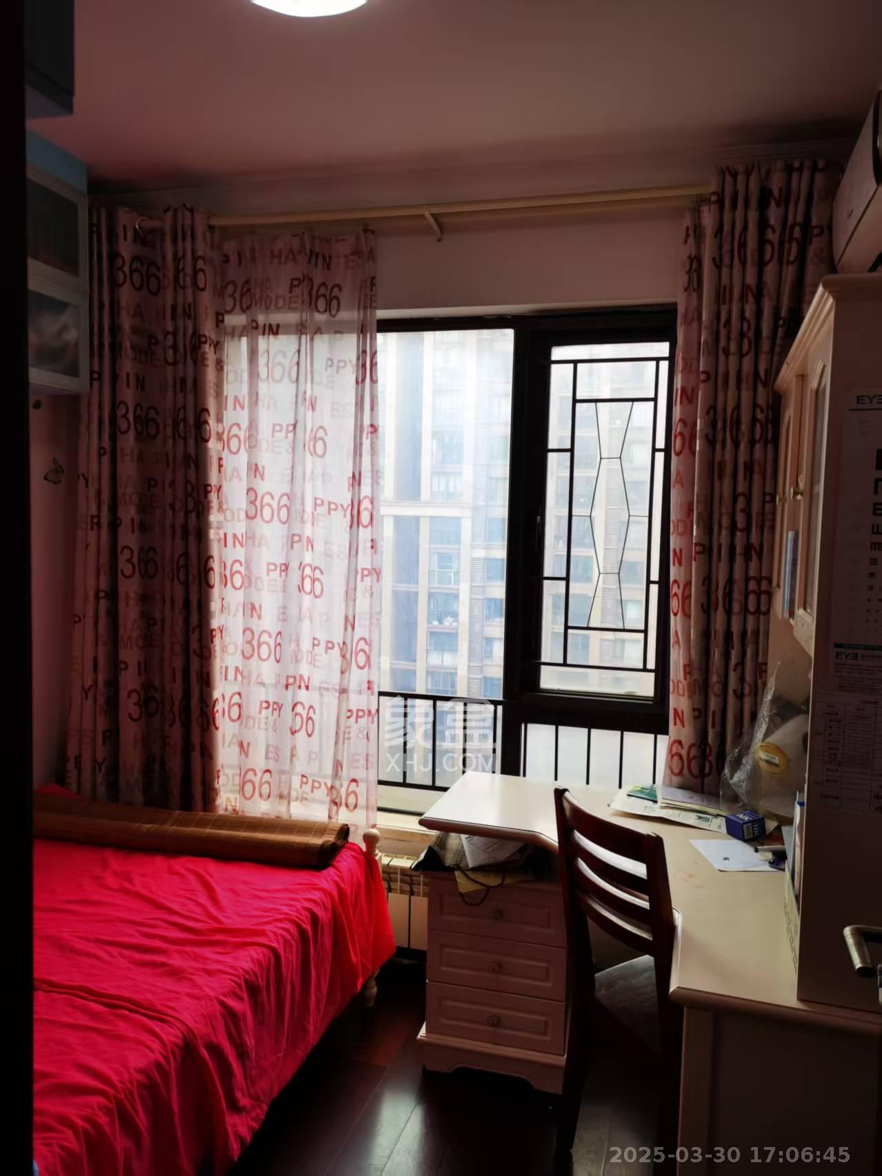 中海国际一期  4室2厅1卫    2200.0元/月 中海国际一期  4室2厅1卫    2200.0元/月室内图