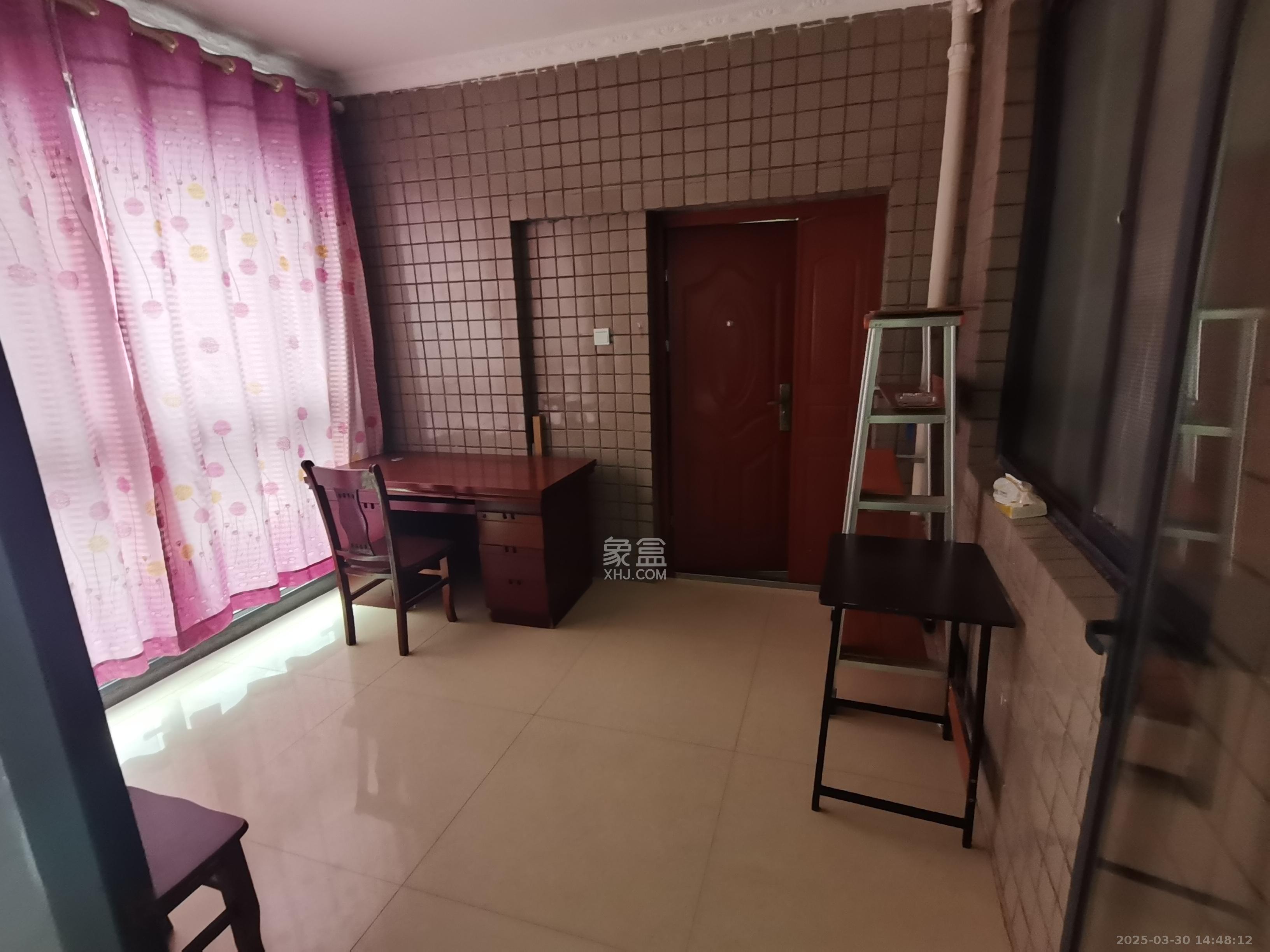 湘江世纪城映江苑 3室2厅2卫 2300.0元/月 湘江世纪城映江苑 3室2厅2卫 2300.0元/月室内图