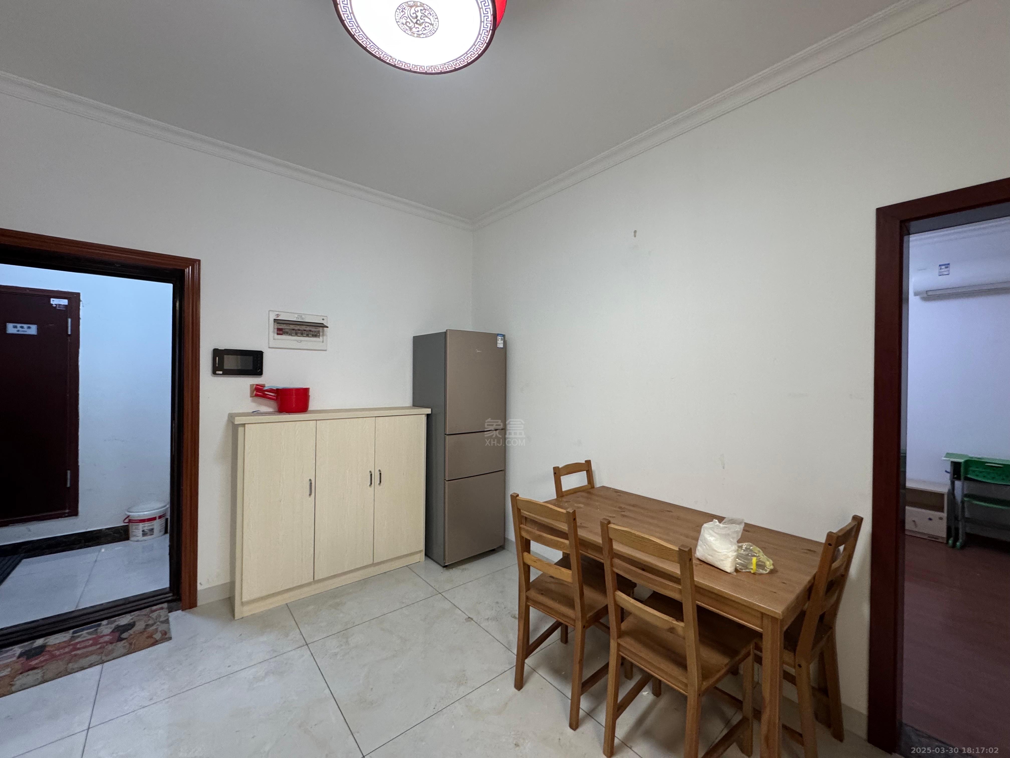 山水洲城华晨第一城 2室2厅1卫 1700.0元/月 山水洲城华晨第一城 2室2厅1卫 1700.0元/月室内图