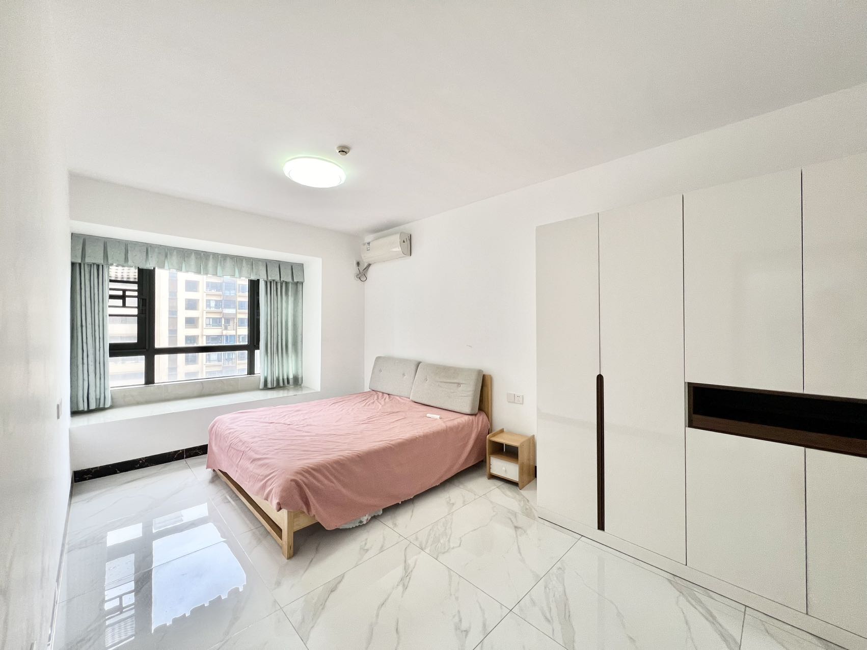 万达广场骏豪仕家(万达公馆) 3室2厅2卫 2700.0元/月 万达广场骏豪仕家(万达公馆) 3室2厅2卫 2700.0元/月室内图