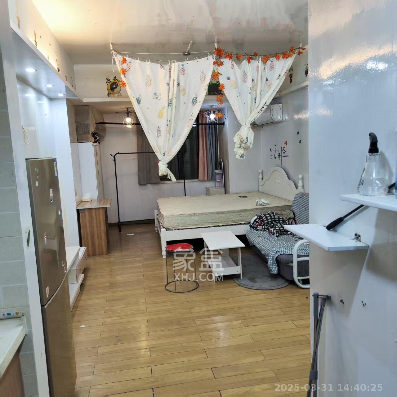 米兰春天  1室0厅0卫    1200.0元/月 米兰春天  1室0厅0卫    1200.0元/月