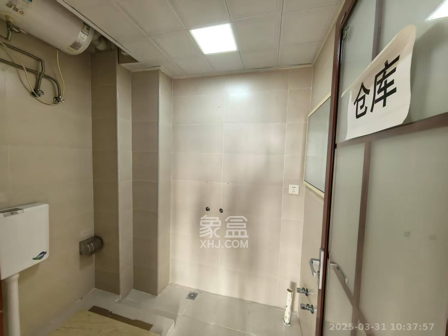 中城丽景香山园  6室2厅2卫    4500.0元/月 中城丽景香山园  6室2厅2卫    4500.0元/月室内图