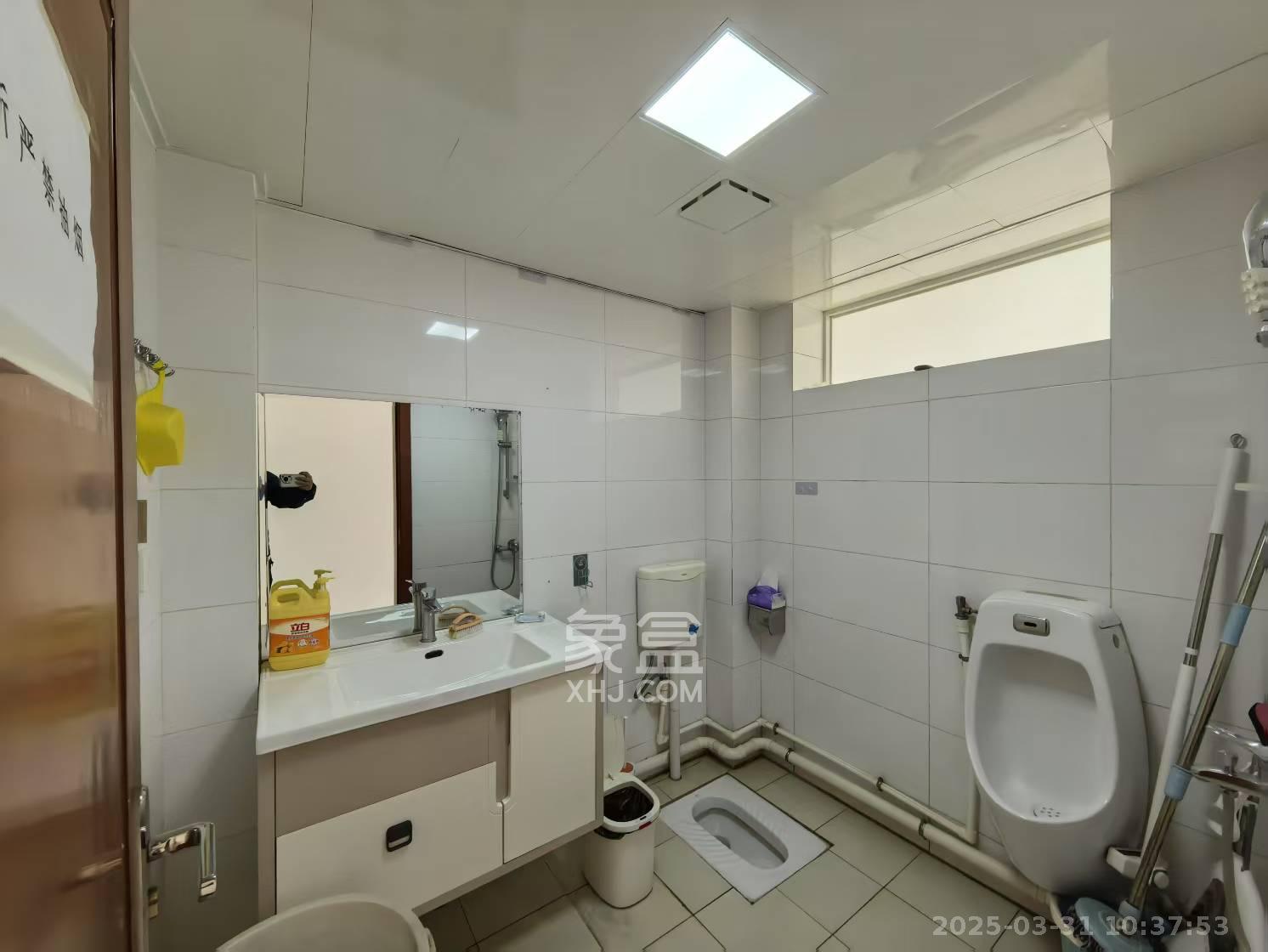 中城丽景香山园  6室2厅2卫    4500.0元/月 中城丽景香山园  6室2厅2卫    4500.0元/月室内图