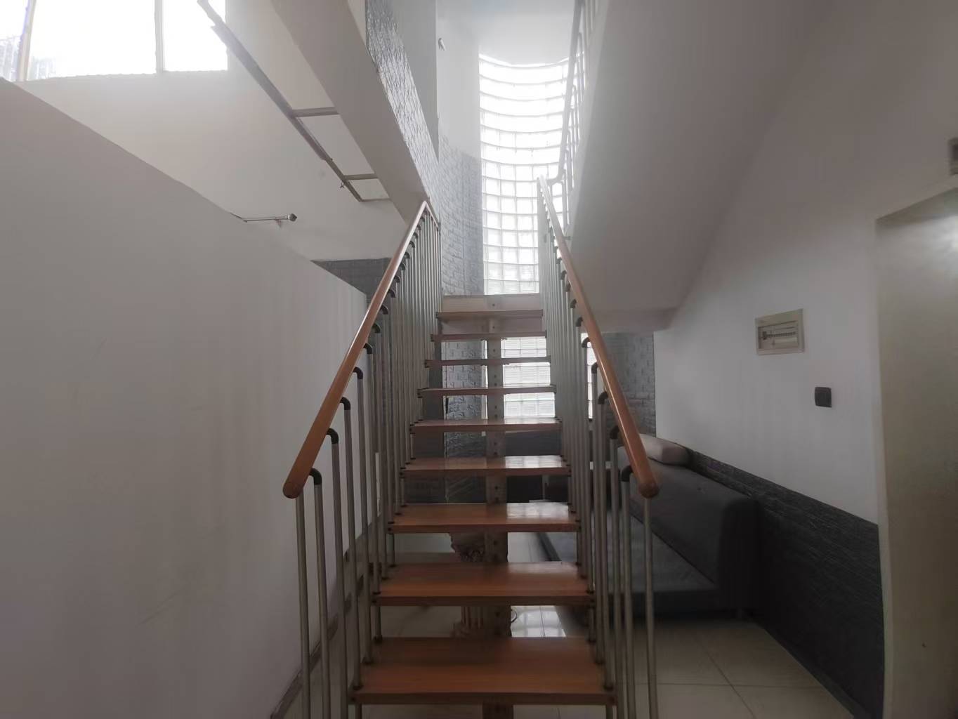 源园新村  7室2厅1卫    199.0万室内图