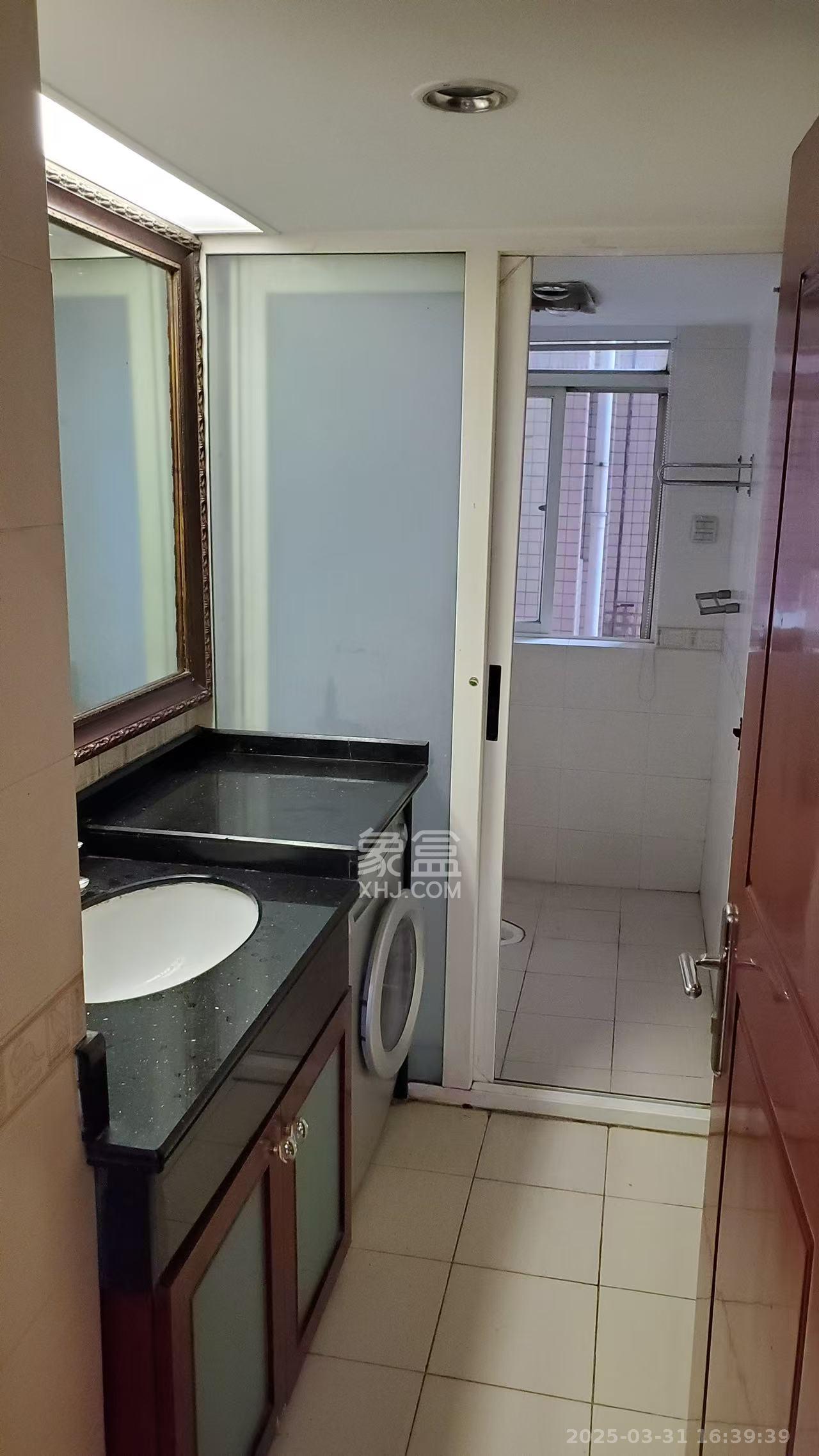 四季阳光花城 4室2厅2卫 4800.0元/月 四季阳光花城 4室2厅2卫 4800.0元/月室内图