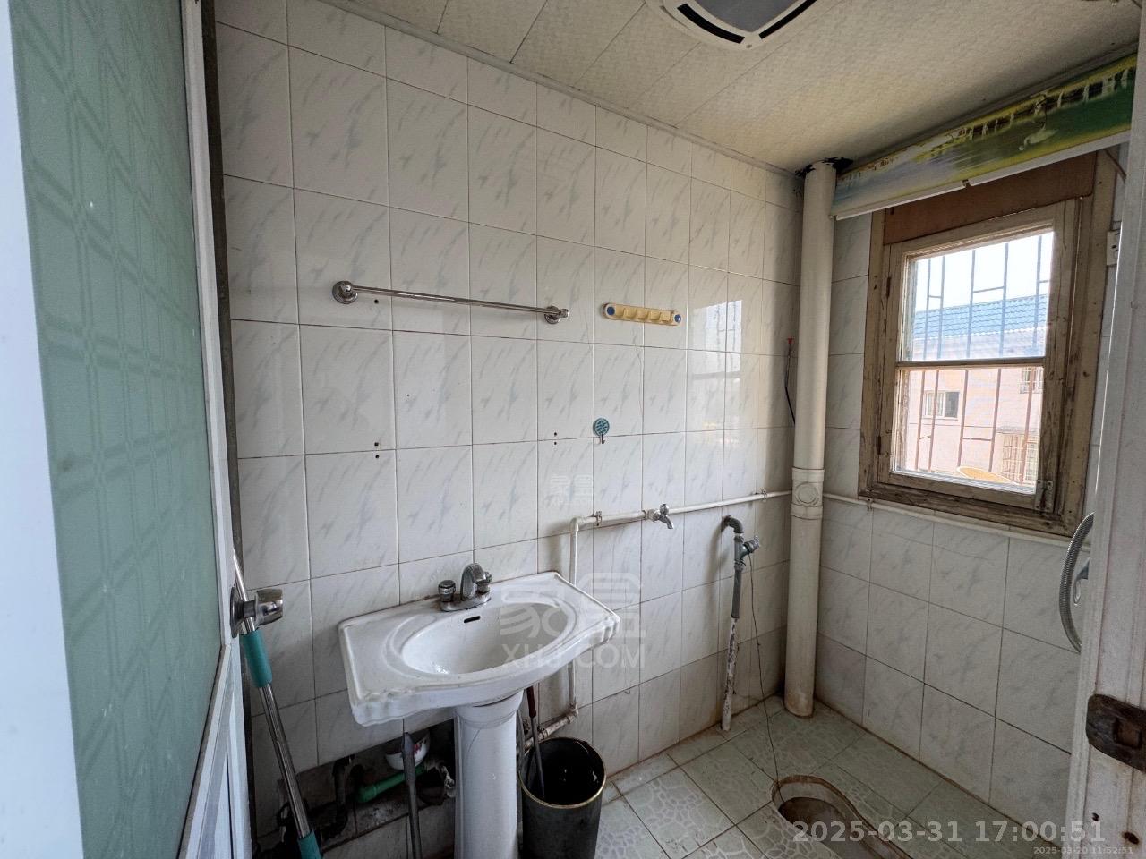 铁路小区  2室2厅1卫    900.0元/月 铁路小区  2室2厅1卫    900.0元/月室内图