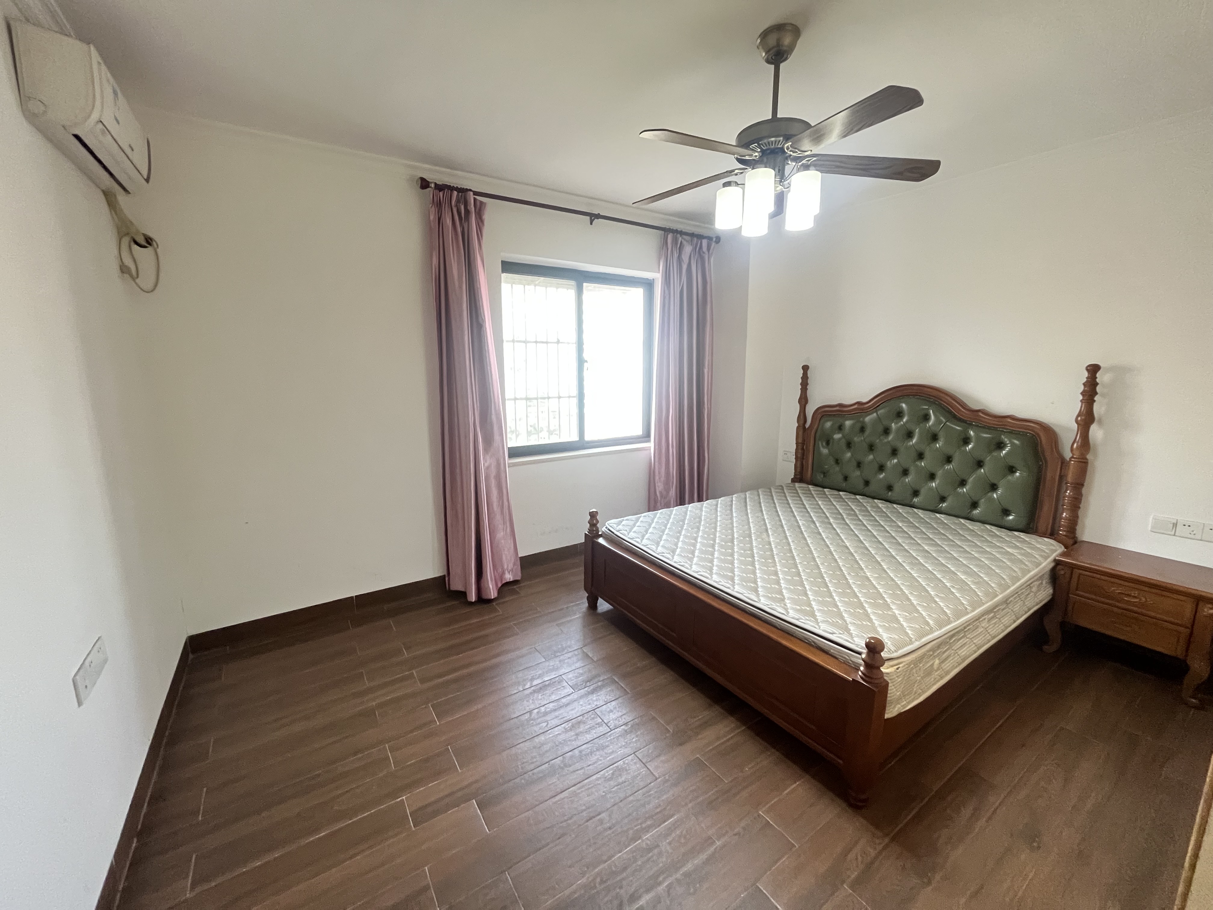 新宏基大厦 3室2厅2卫 110.0万 新宏基大厦 3室2厅2卫 110.0万客厅