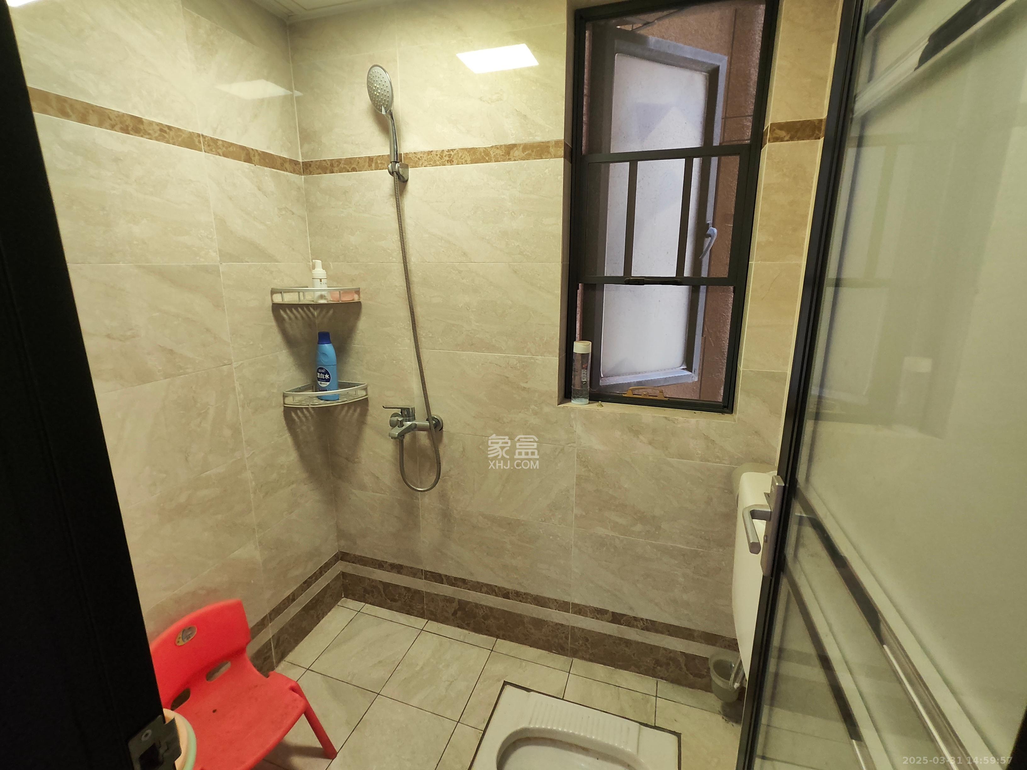 保利城(中航城国际社区、郡原美村) 4室2厅2卫 2300.0元/月 保利城(中航城国际社区、郡原美村) 4室2厅2卫 2300.0元/月室内图