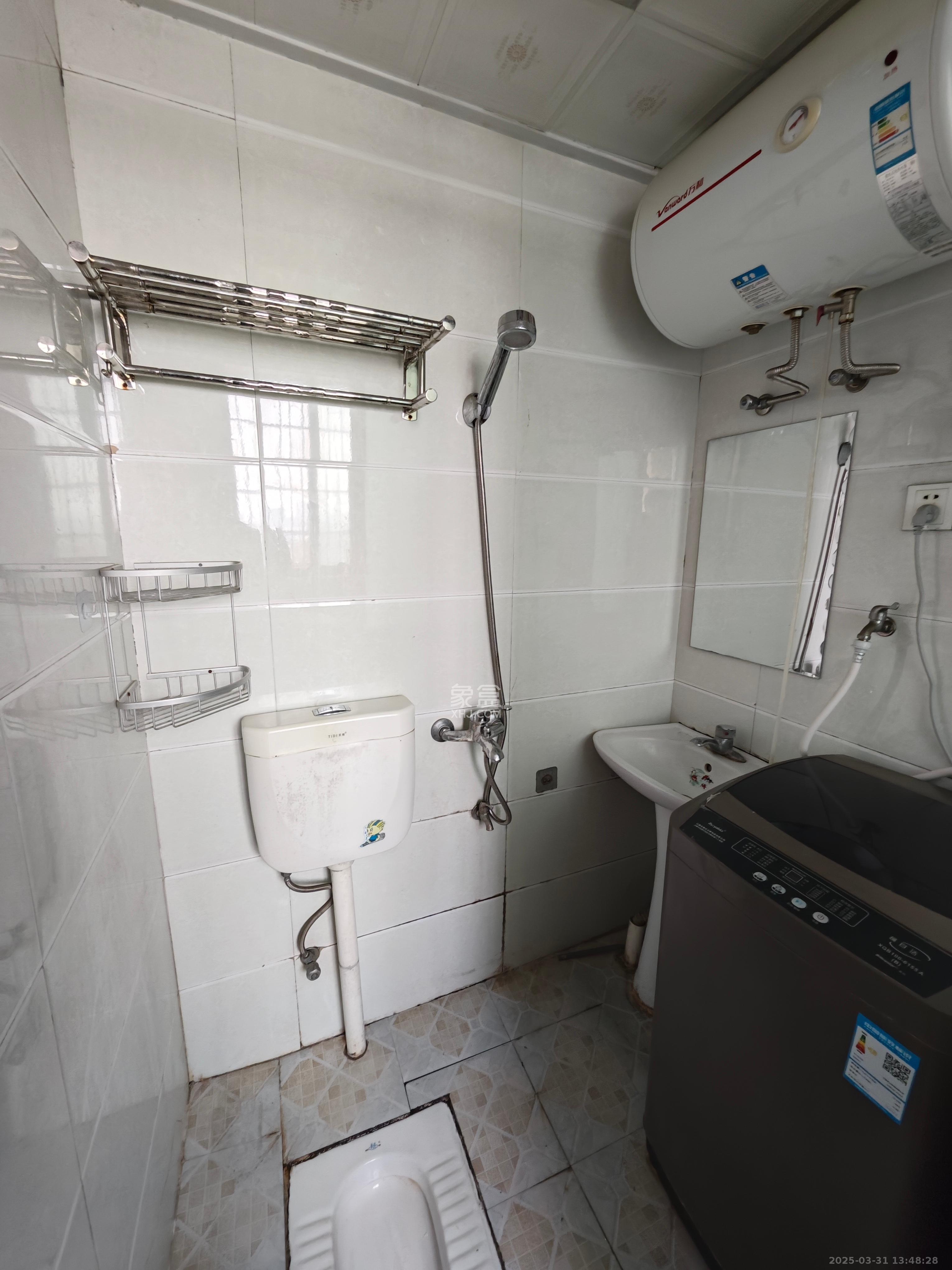 和馨园 1室1厅1卫 1100.0元/月 和馨园 1室1厅1卫 1100.0元/月室内图