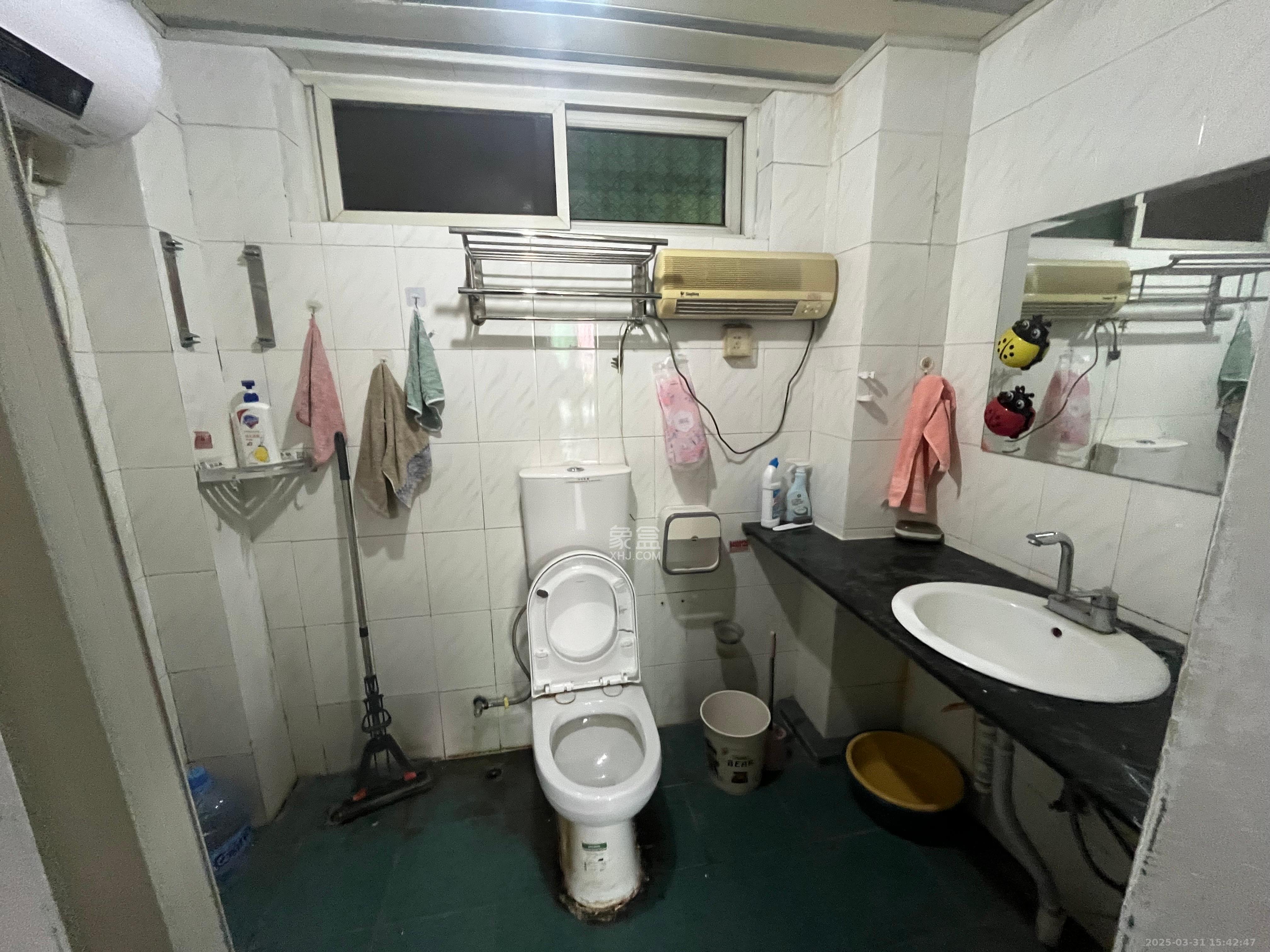 鸿景苑 1室1厅1卫 1300.0元/月 鸿景苑 1室1厅1卫 1300.0元/月室内图