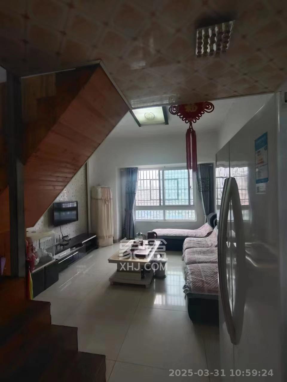 山水湾 3室2厅1卫 1600.0元/月 山水湾 3室2厅1卫 1600.0元/月室内图