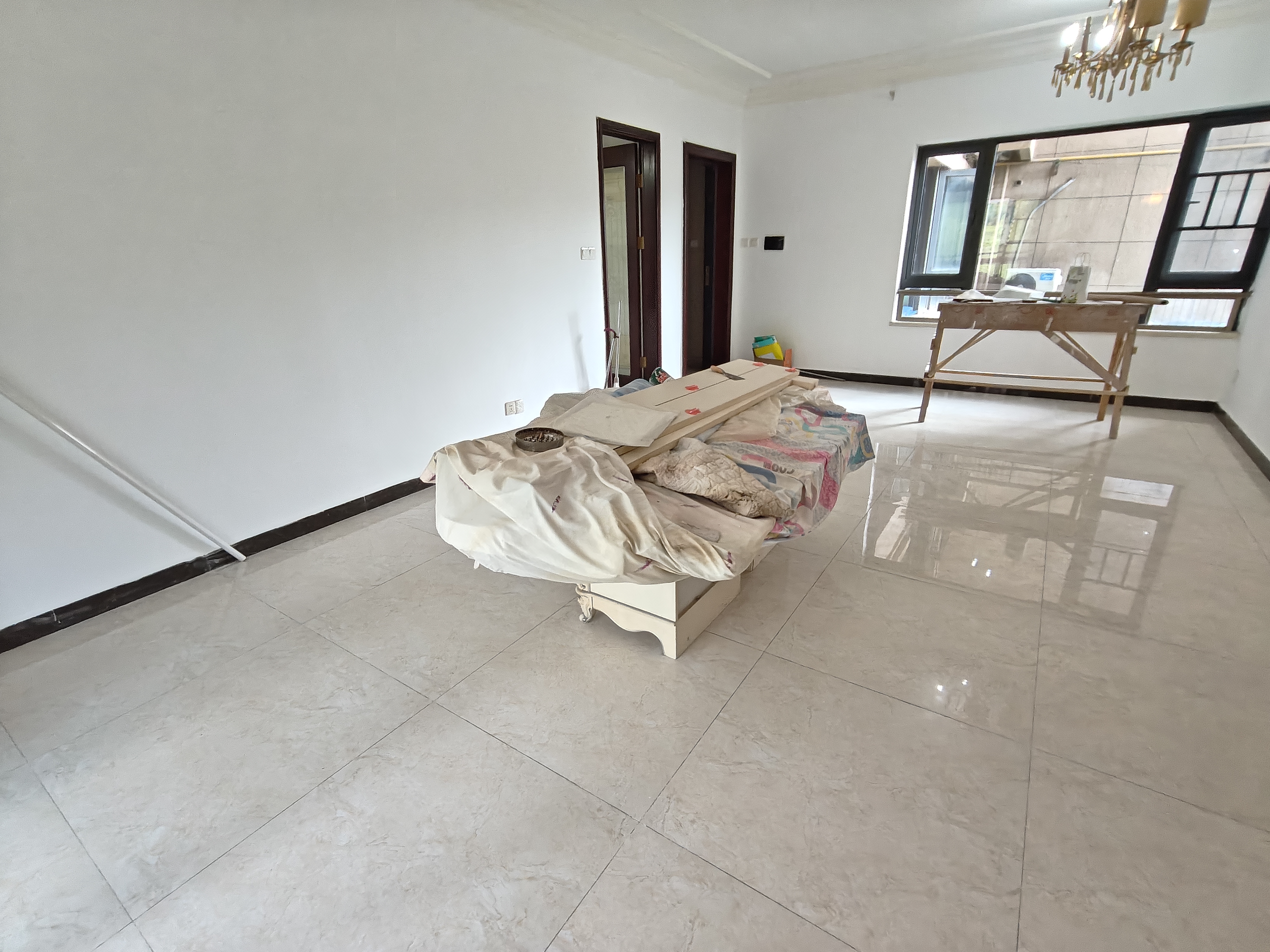 恒大华府 3室2厅2卫 2000.0元/月 恒大华府 3室2厅2卫 2000.0元/月室内图