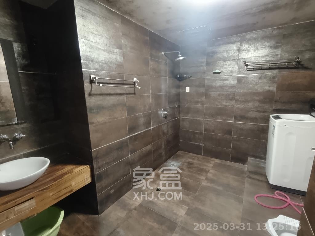 阳光100一期、四五期  3室2厅1卫    2000.0元/月 阳光100一期、四五期  3室2厅1卫    2000.0元/月室内图