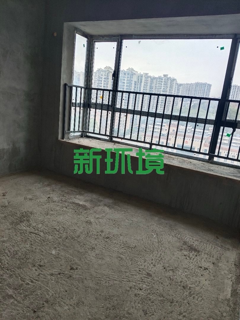 中天鹭鸶湾三期  4室2厅2卫   83.80万客厅