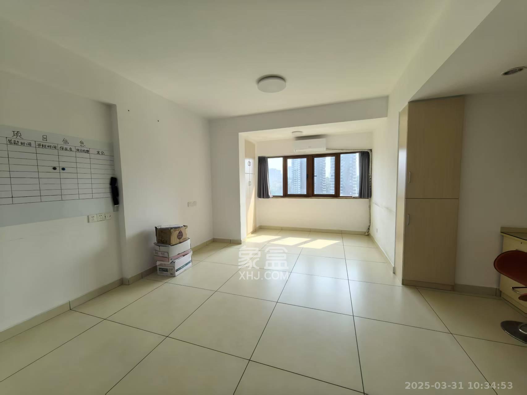 中城丽景香山园 6室2厅2卫 4500.0元/月 中城丽景香山园 6室2厅2卫 4500.0元/月室内图