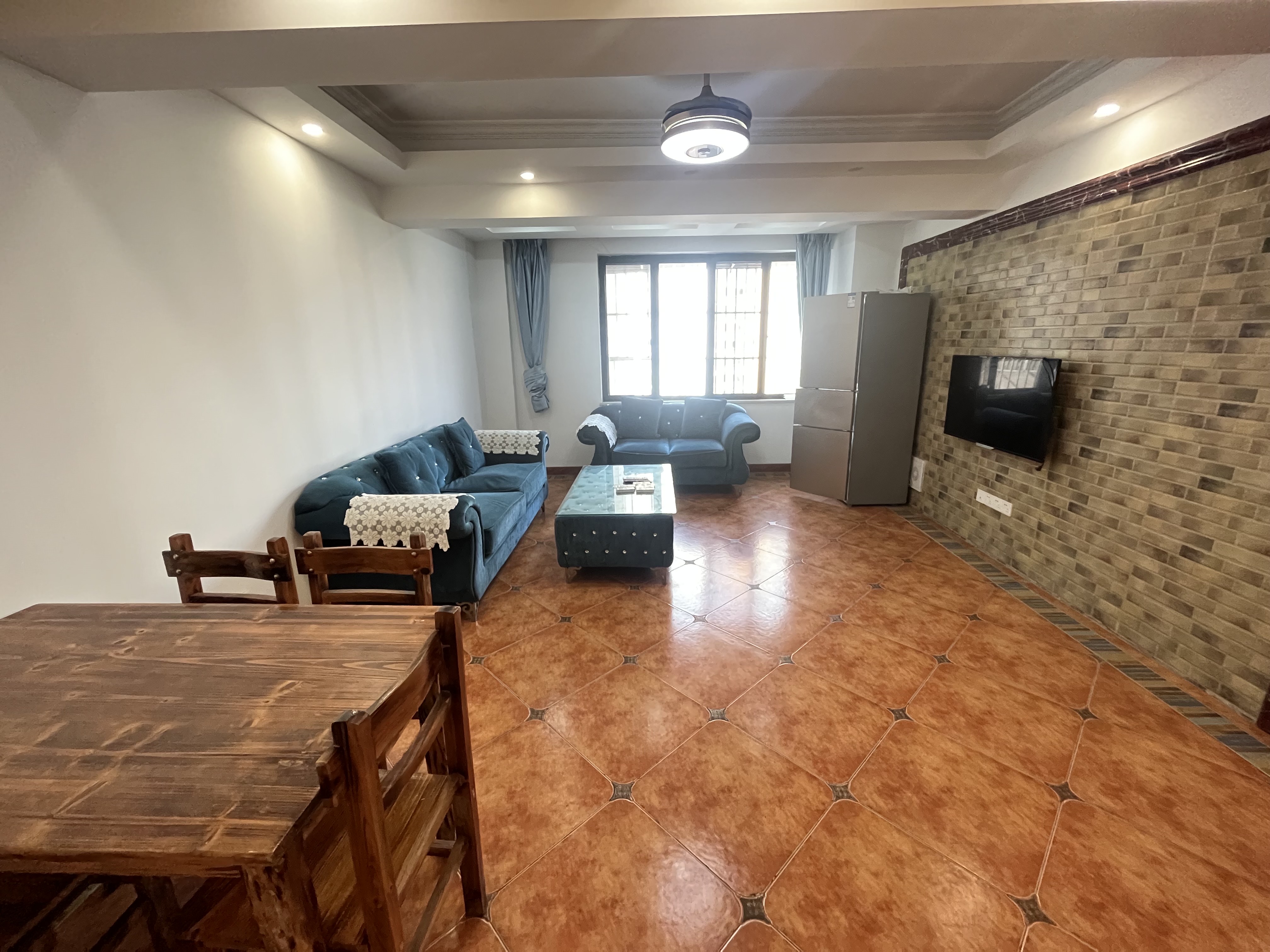 新宏基大厦 3室2厅2卫 110.0万 新宏基大厦 3室2厅2卫 110.0万客厅