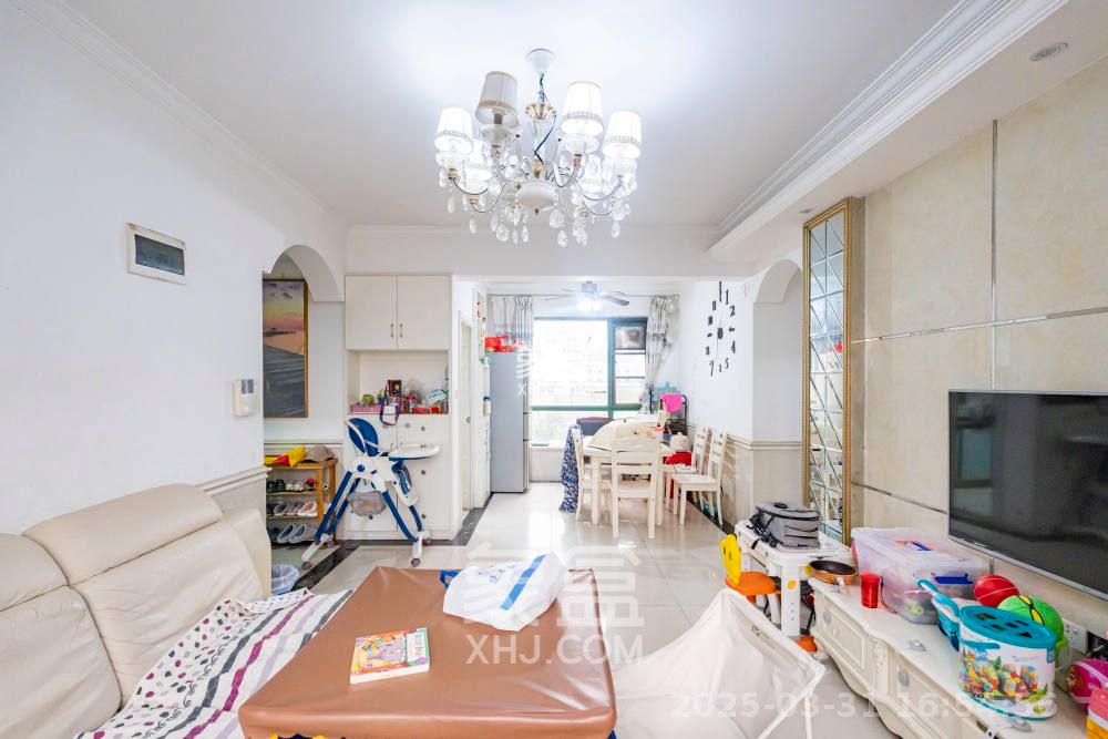 维一星城原山苑  4室2厅2卫    2700.0元/月室内图