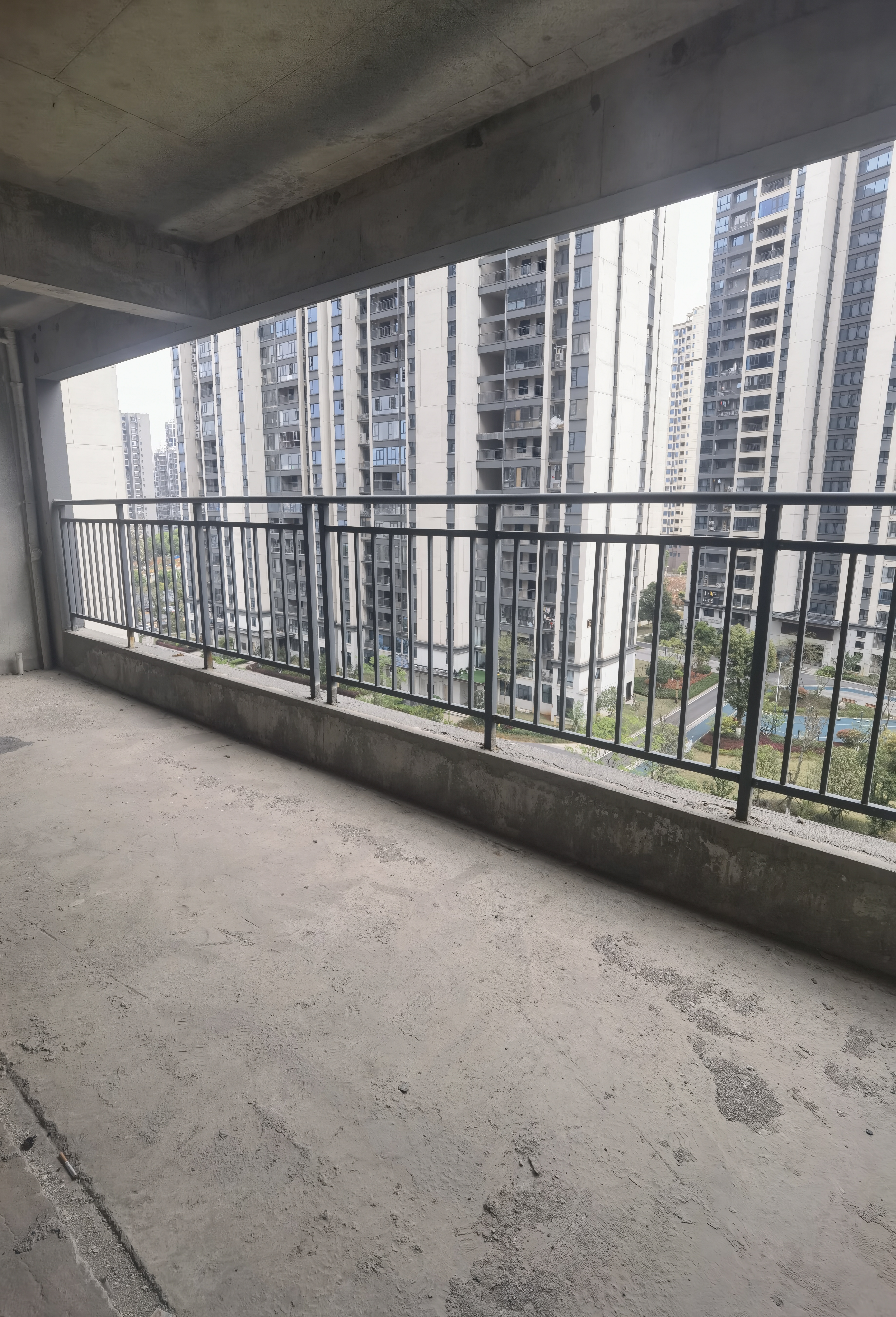 湘悦青春里 5室2厅2卫 110.0万 湘悦青春里 5室2厅2卫 110.0万客厅