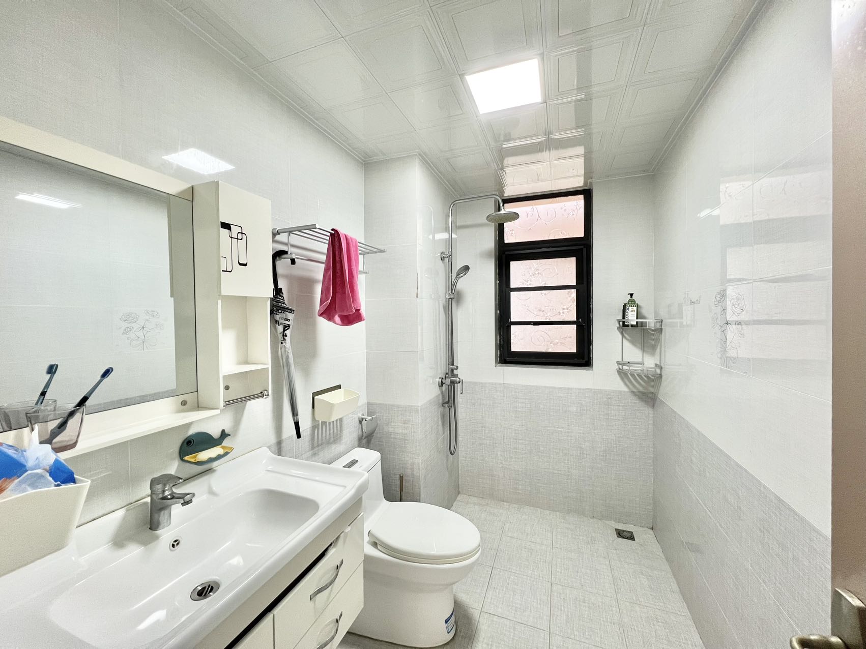 万达广场骏豪仕家(万达公馆) 3室2厅2卫 2700.0元/月 万达广场骏豪仕家(万达公馆) 3室2厅2卫 2700.0元/月室内图