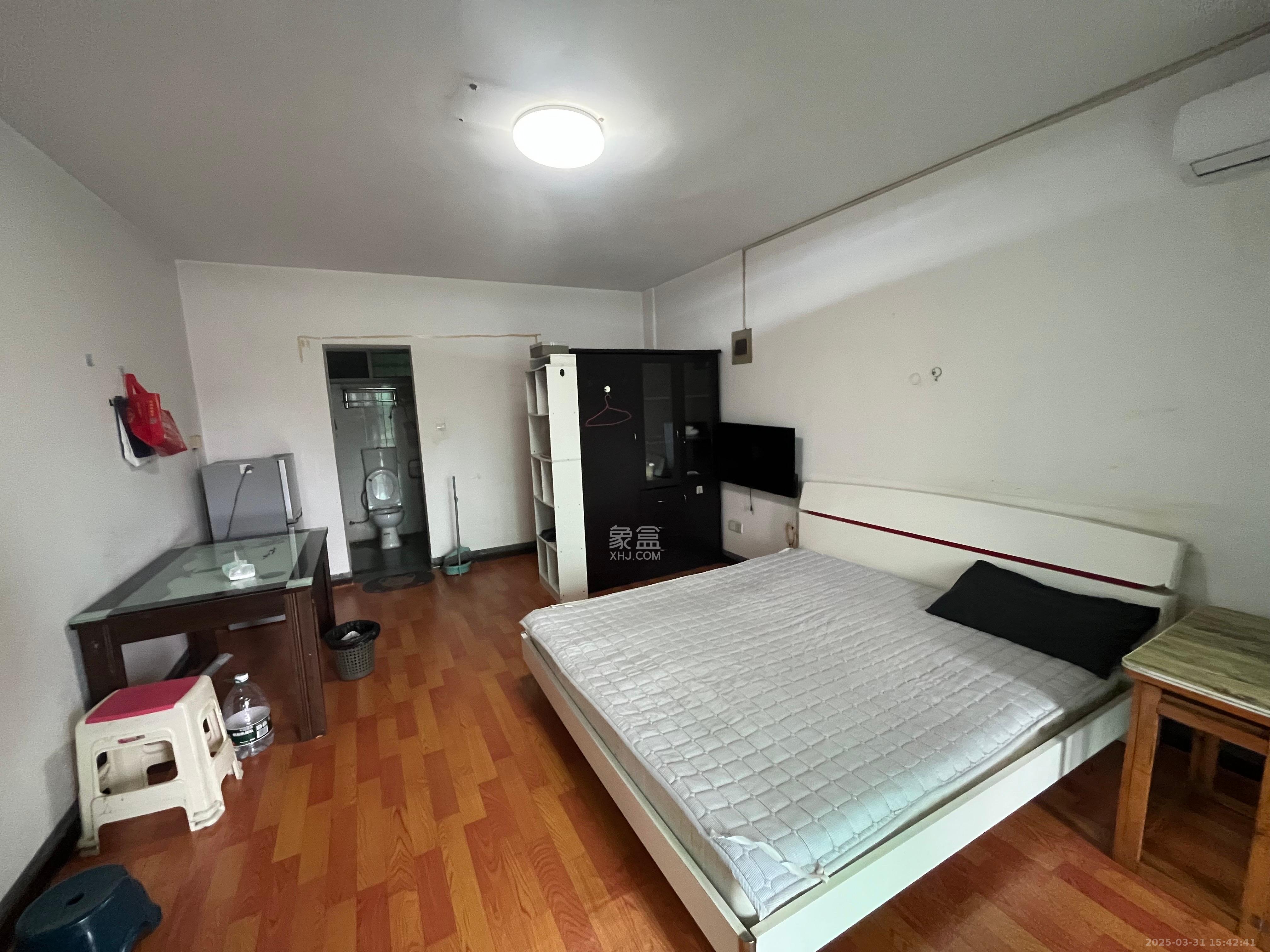 鸿景苑 1室1厅1卫 1300.0元/月 鸿景苑 1室1厅1卫 1300.0元/月室内图