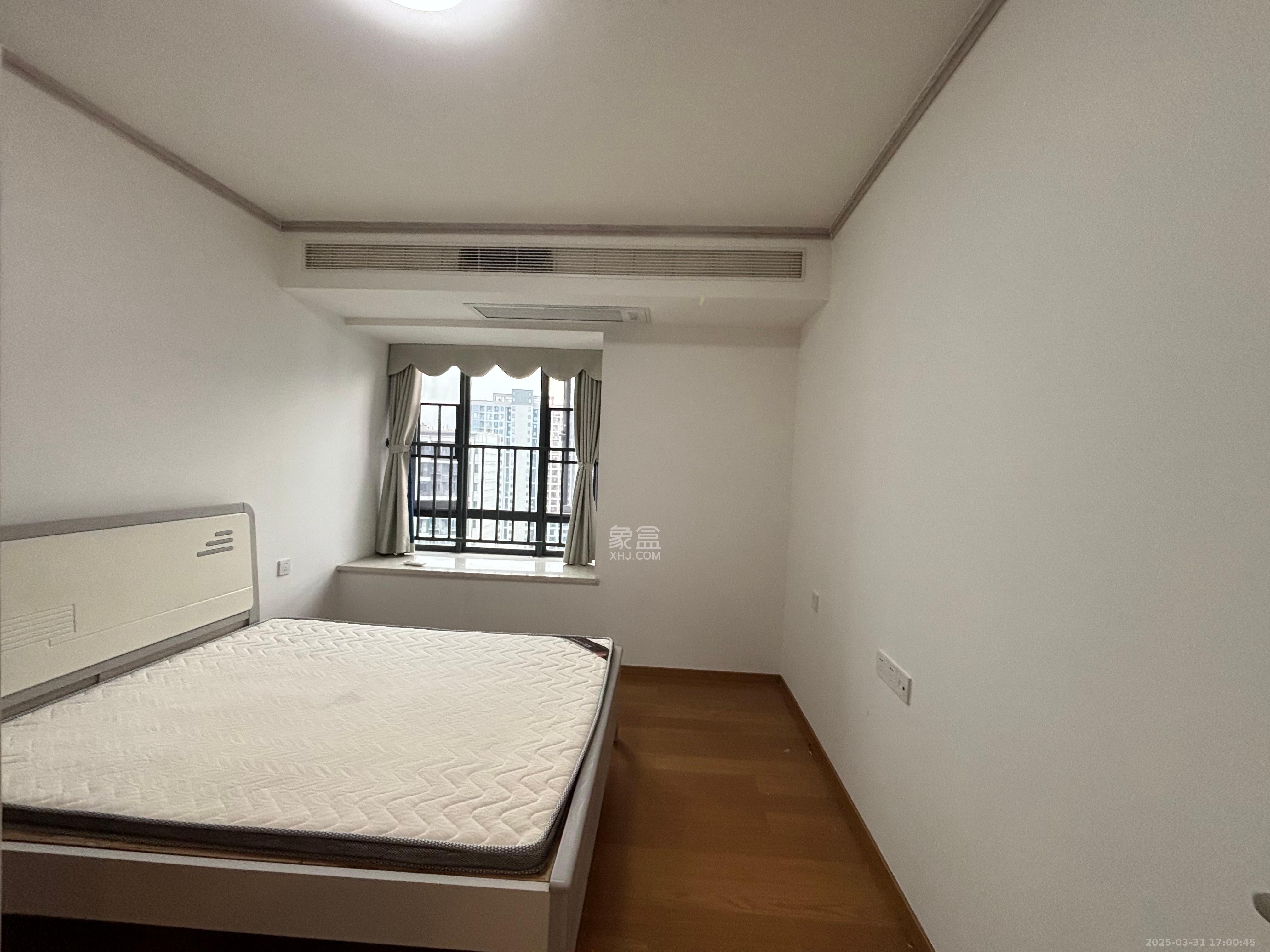 清控湖山雅居南区  4室2厅2卫   3500.00元/月室内图