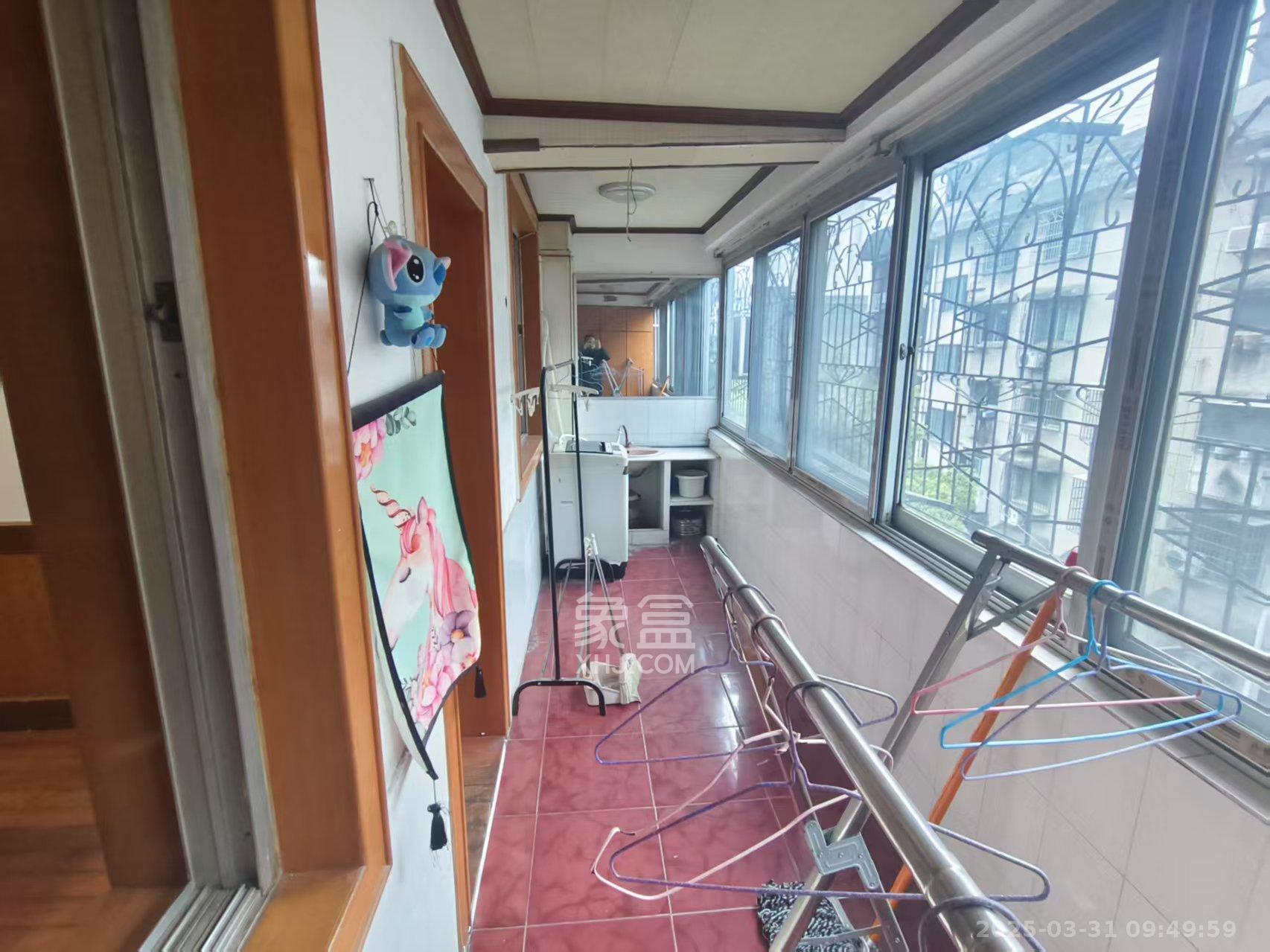 阳光花园  3室2厅1卫   1700.00元/月室内图