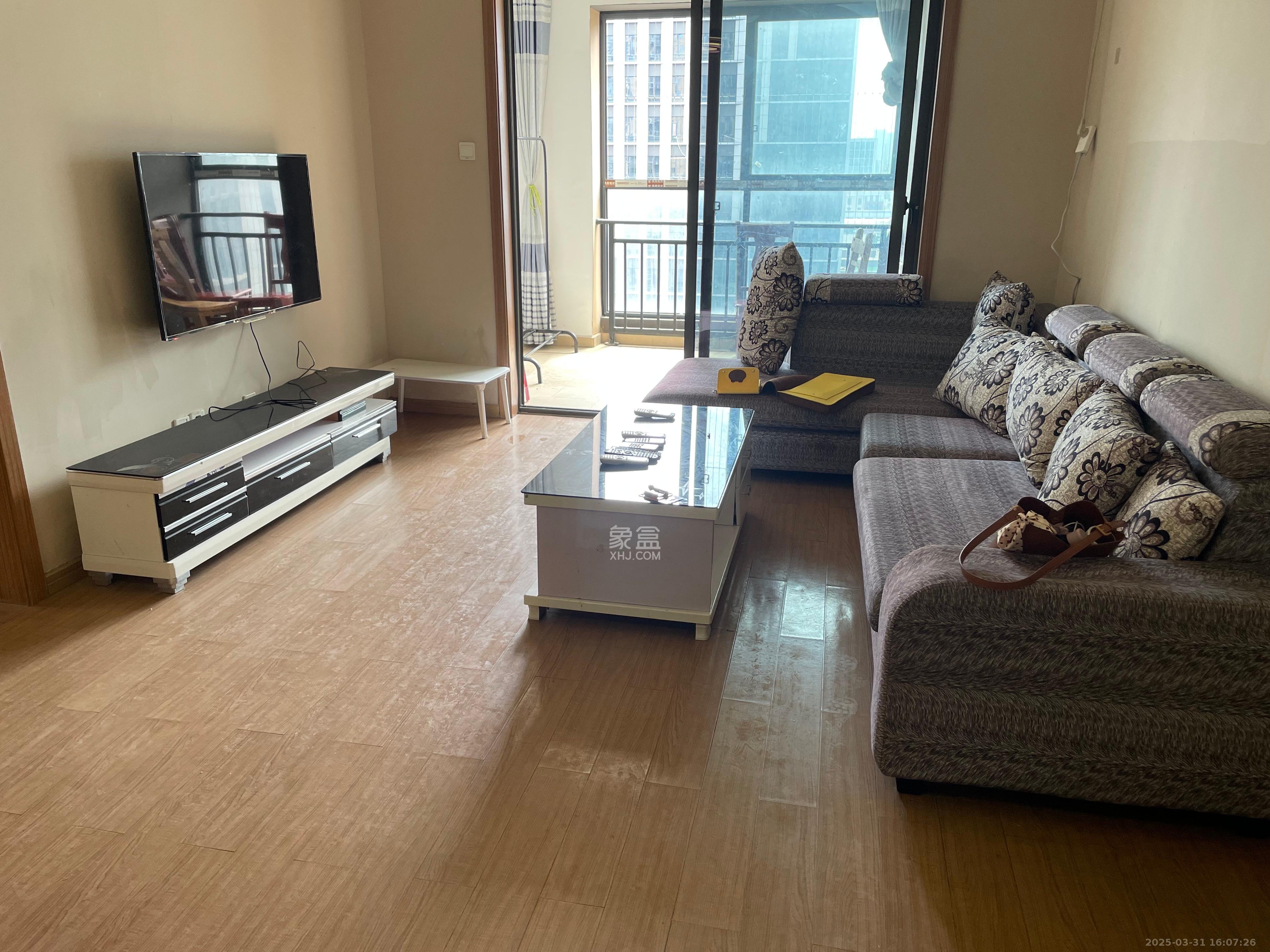 麓谷小镇 1室2厅1卫 2600.0元/月 麓谷小镇 1室2厅1卫 2600.0元/月室内图