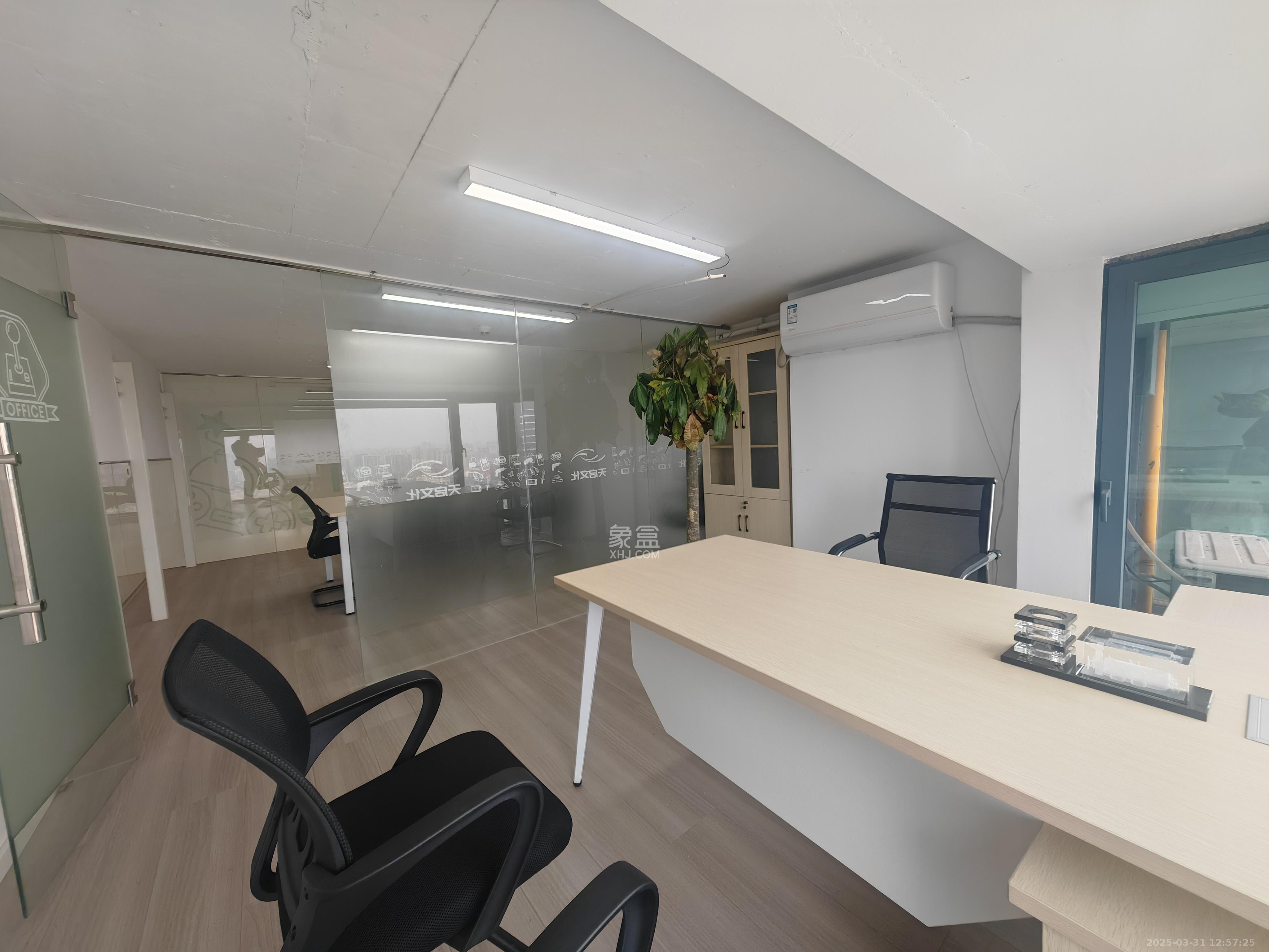 京武浪琴山三期(京武中心) 3室1厅1卫 7800.0元/月 京武浪琴山三期(京武中心) 3室1厅1卫 7800.0元/月室内图