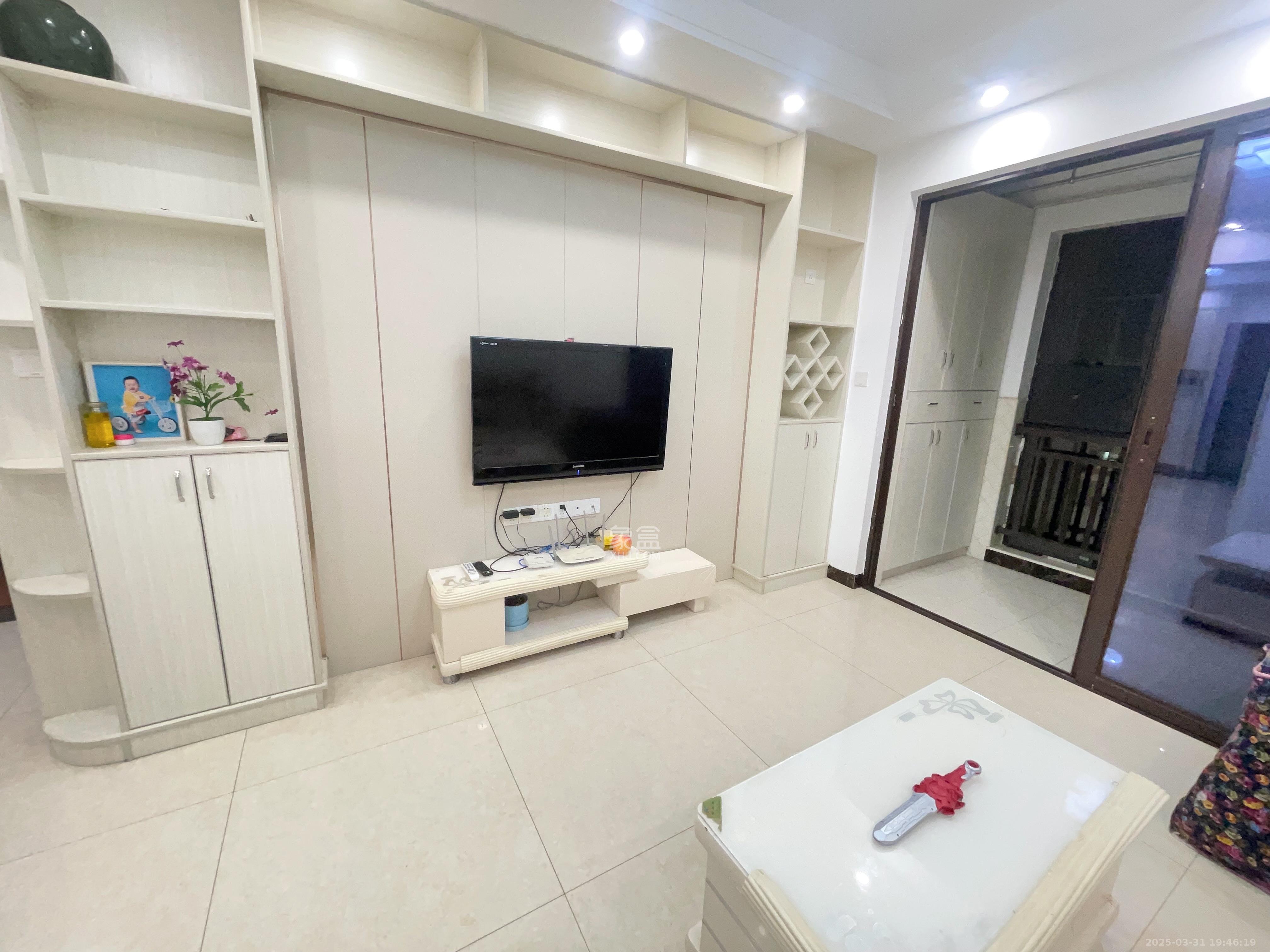 梅溪鑫苑名家 3室2厅1卫 2100.0元/月 梅溪鑫苑名家 3室2厅1卫 2100.0元/月室内图