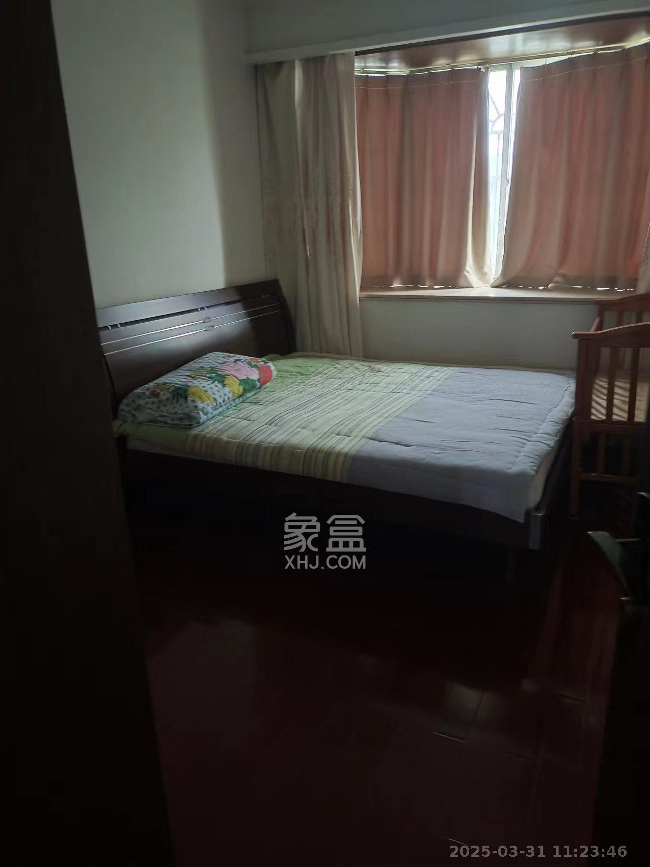 湘仪家园  4室2厅2卫   2000.00元/月室内图
