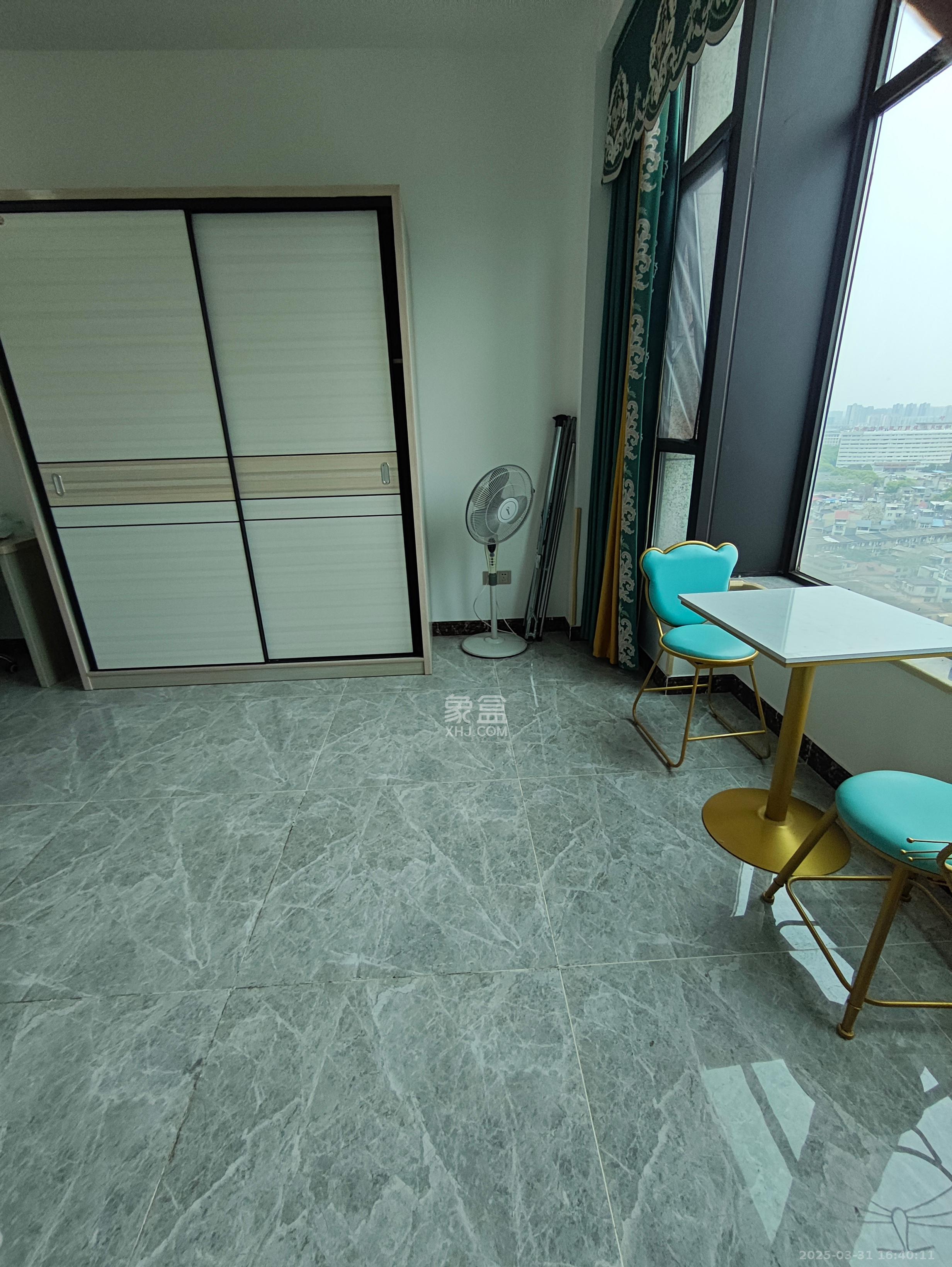 公园9号大都会 1室1厅1卫 2700.0元/月 公园9号大都会 1室1厅1卫 2700.0元/月室内图