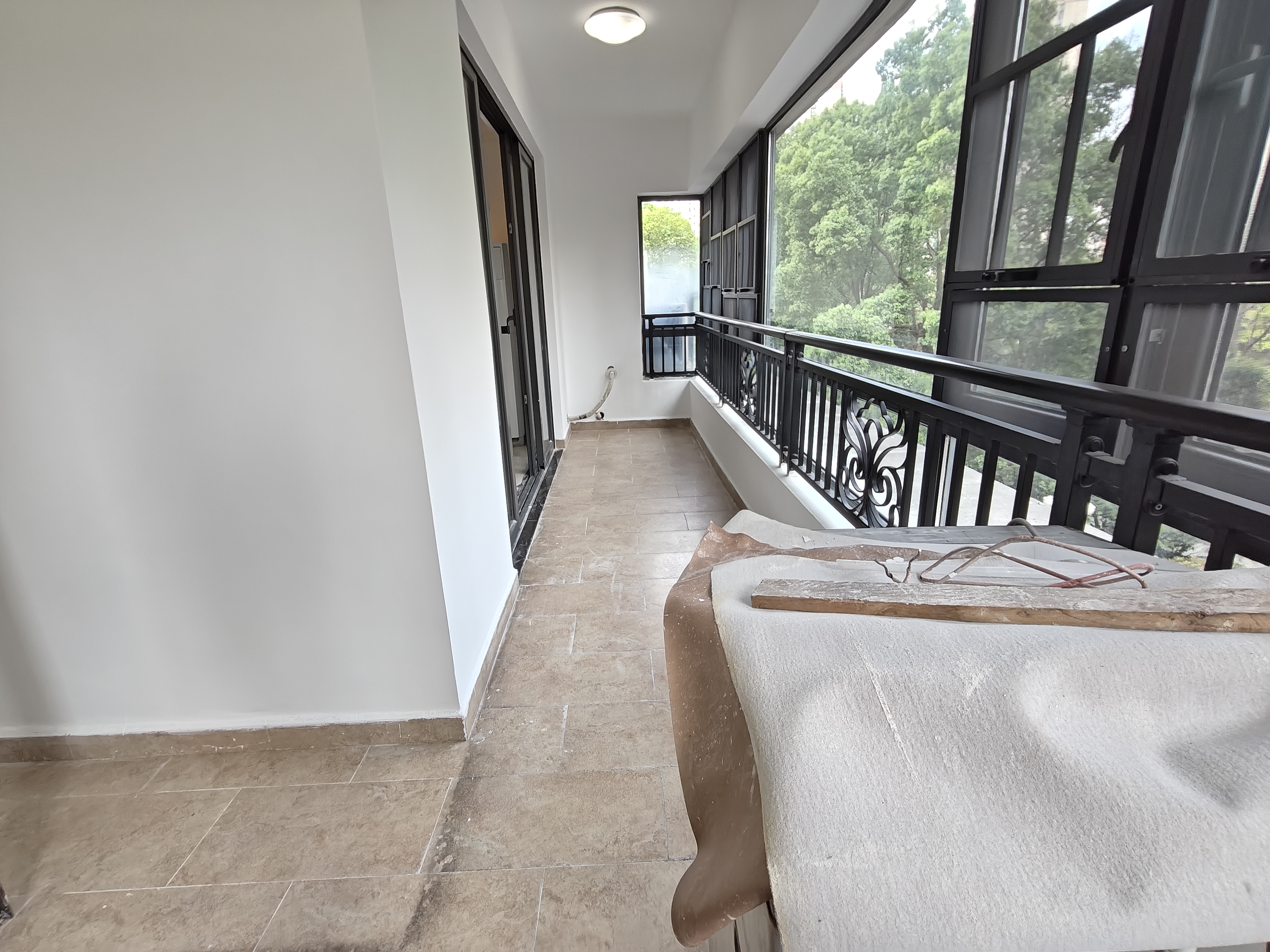 恒大华府 3室2厅2卫 2000.0元/月 恒大华府 3室2厅2卫 2000.0元/月室内图