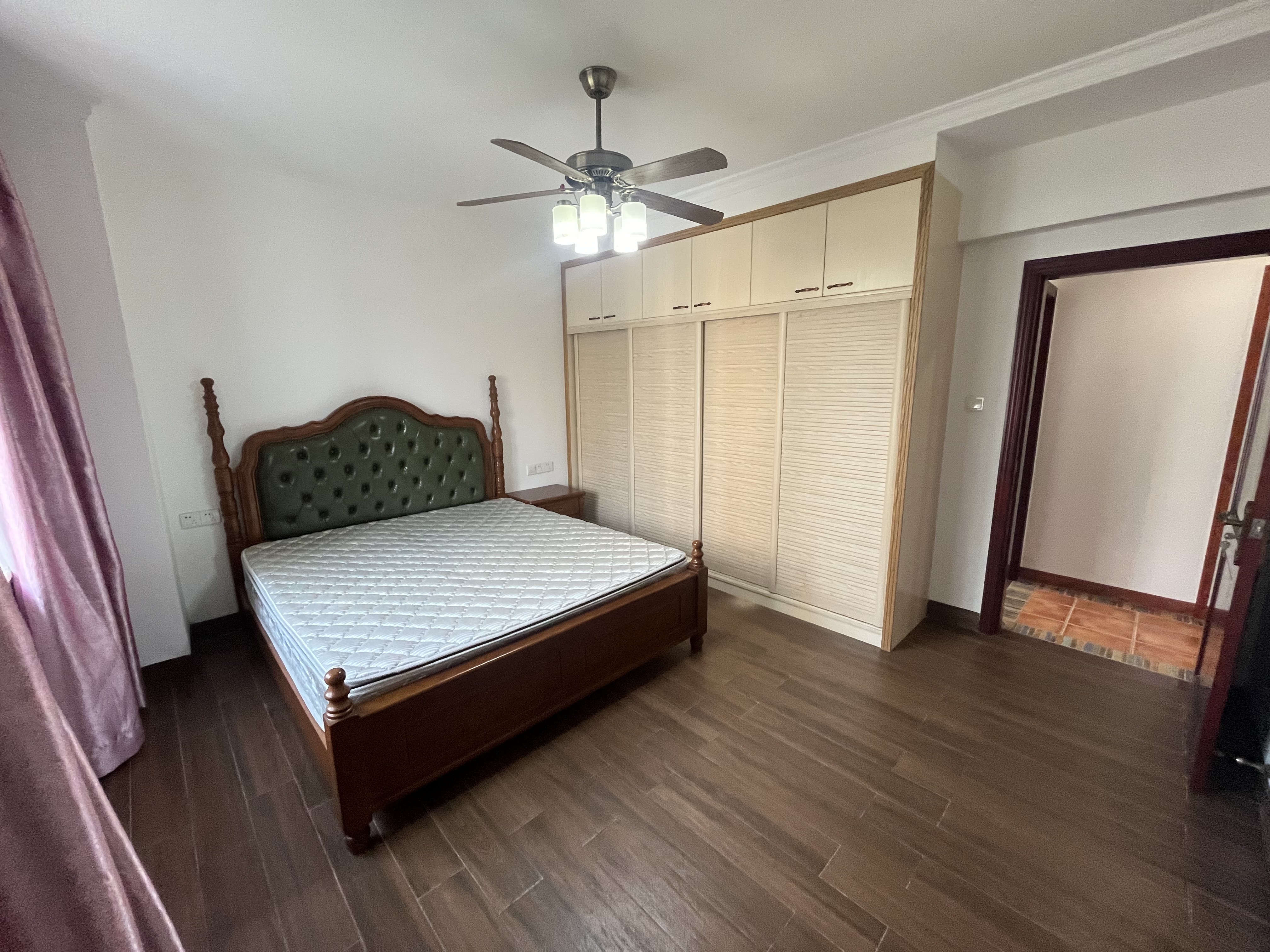 新宏基大厦 3室2厅2卫 110.0万 新宏基大厦 3室2厅2卫 110.0万客厅