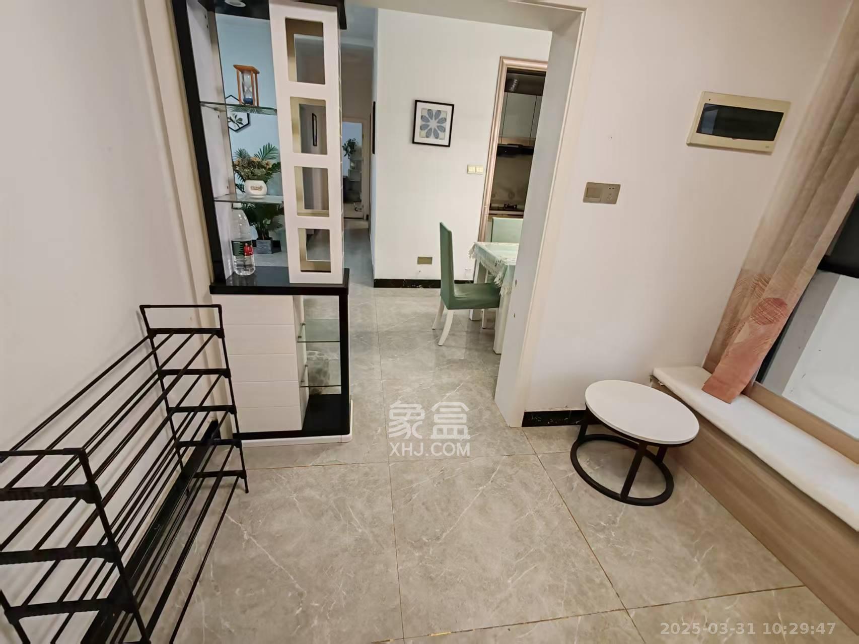 金侨城 3室2厅2卫 2000.0元/月 金侨城 3室2厅2卫 2000.0元/月室内图