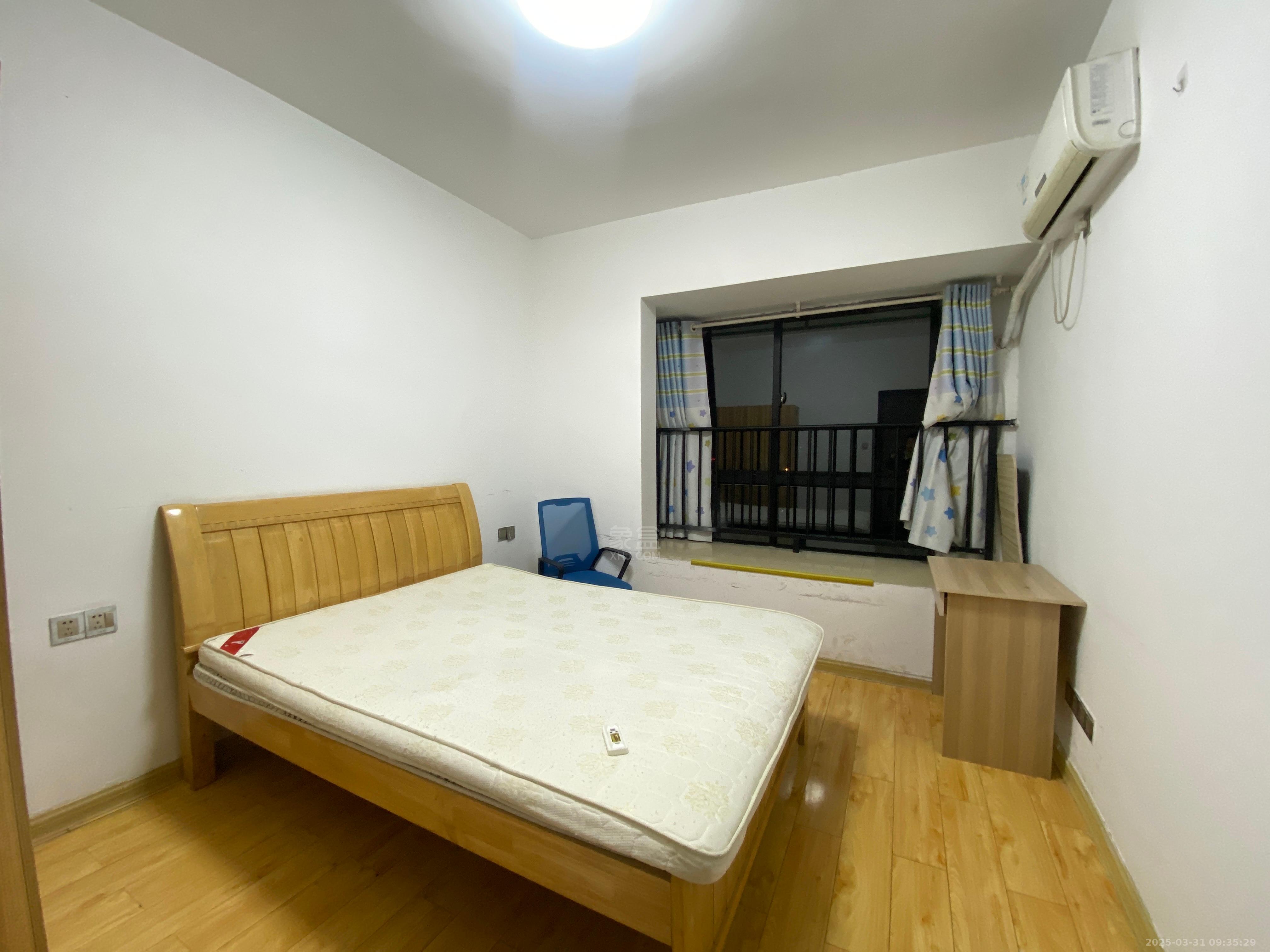 龙腾国际  3室2厅2卫   1900.00元/月室内图