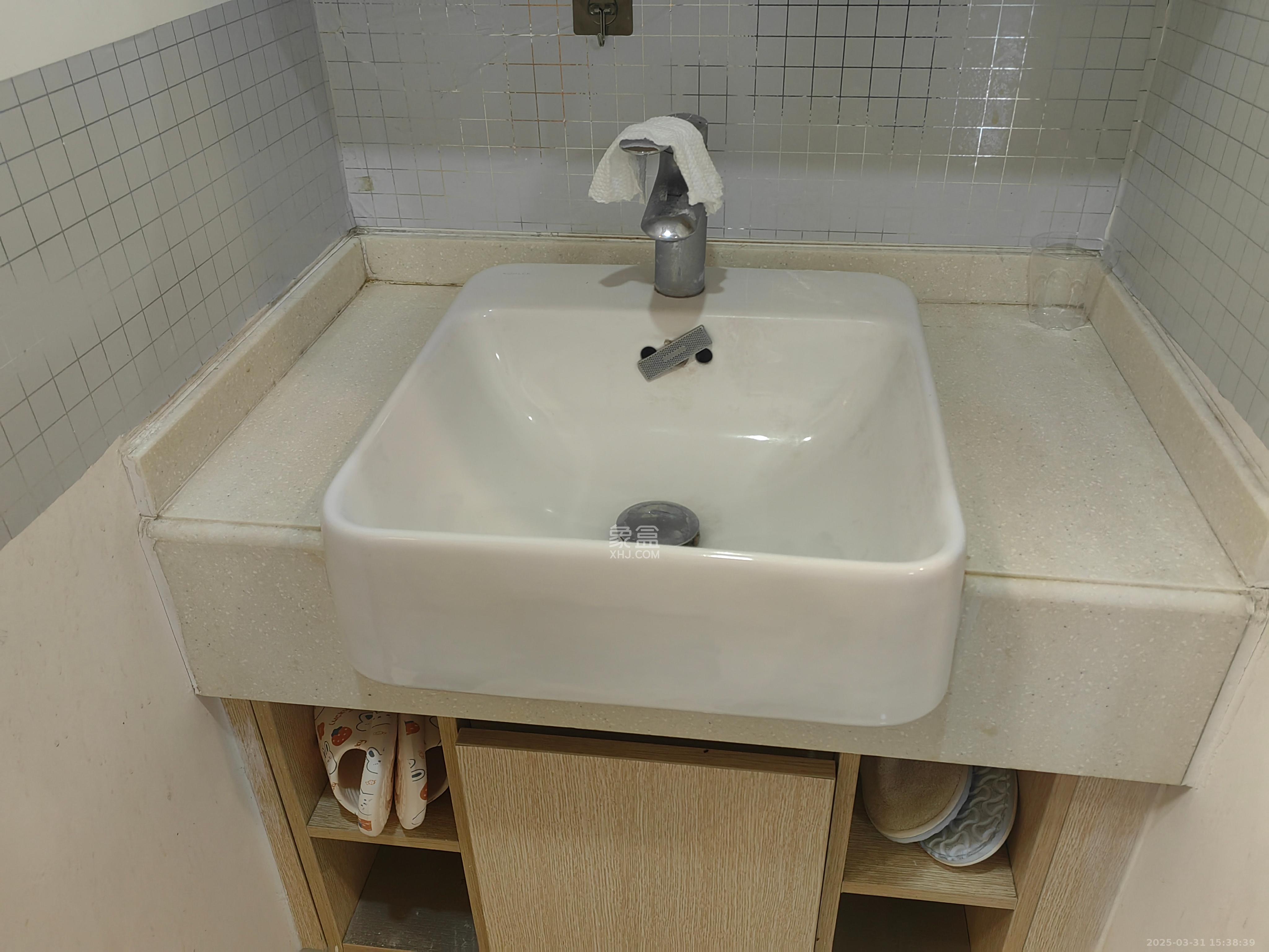 中海新城熙岸（中信新城五期）  1室1厅1卫   1500.00元/月室内图