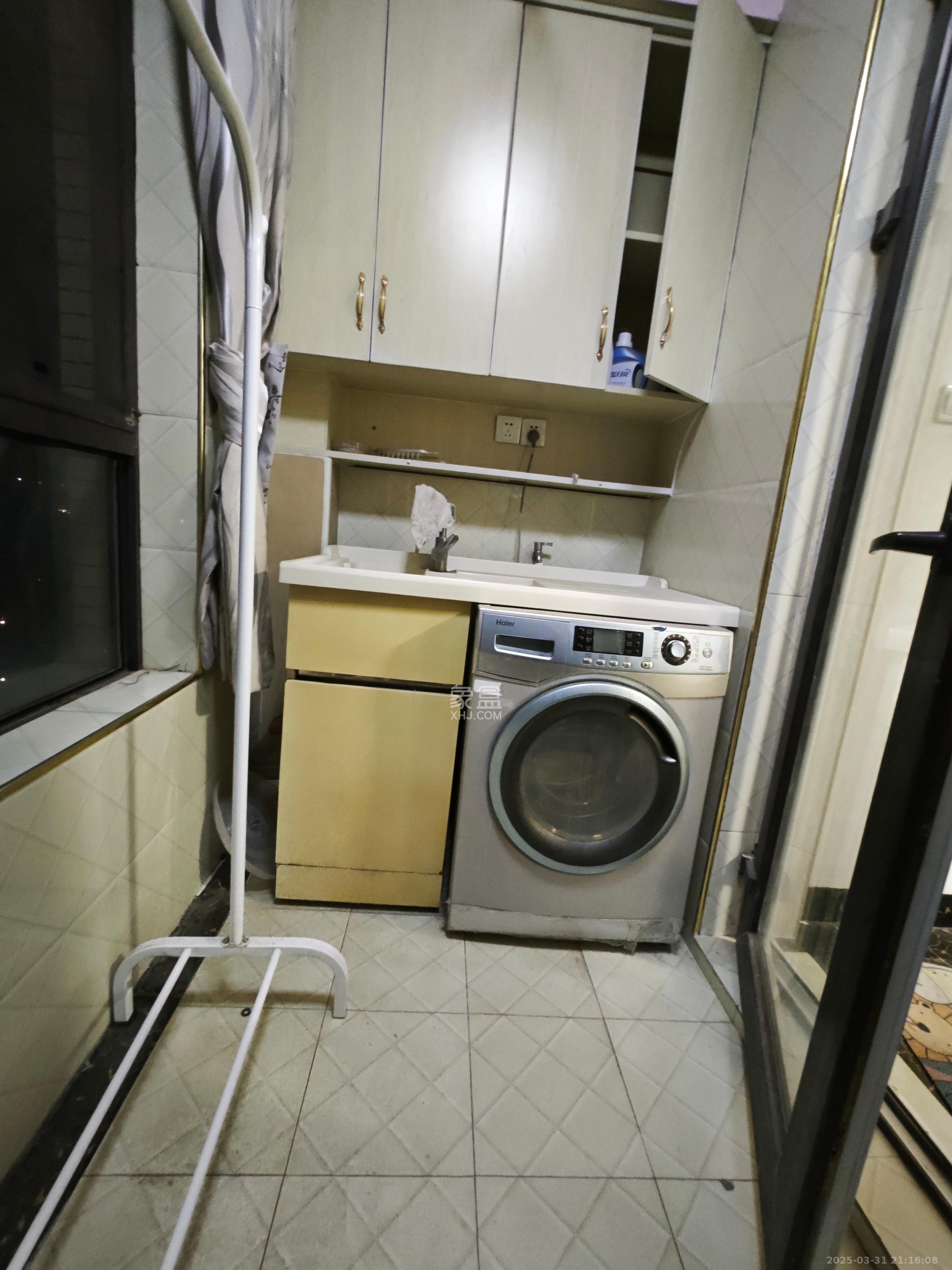 金地三千府(金地湖山樾、金地自在城) 3室2厅1卫 1700.0元/月 金地三千府(金地湖山樾、金地自在城) 3室2厅1卫 1700.0元/月室内图