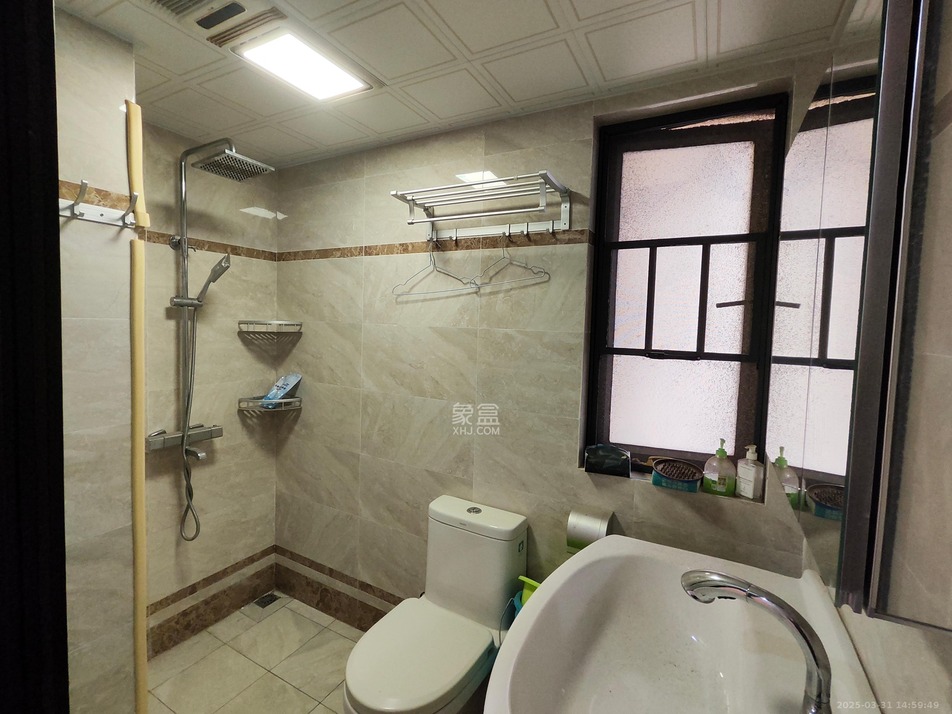 保利城(中航城国际社区、郡原美村) 4室2厅2卫 2300.0元/月 保利城(中航城国际社区、郡原美村) 4室2厅2卫 2300.0元/月室内图