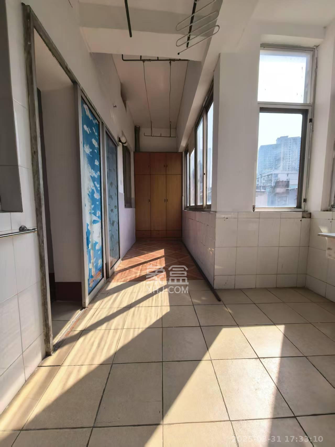 湘农桥社区  3室2厅1卫   2100.00元/月室内图