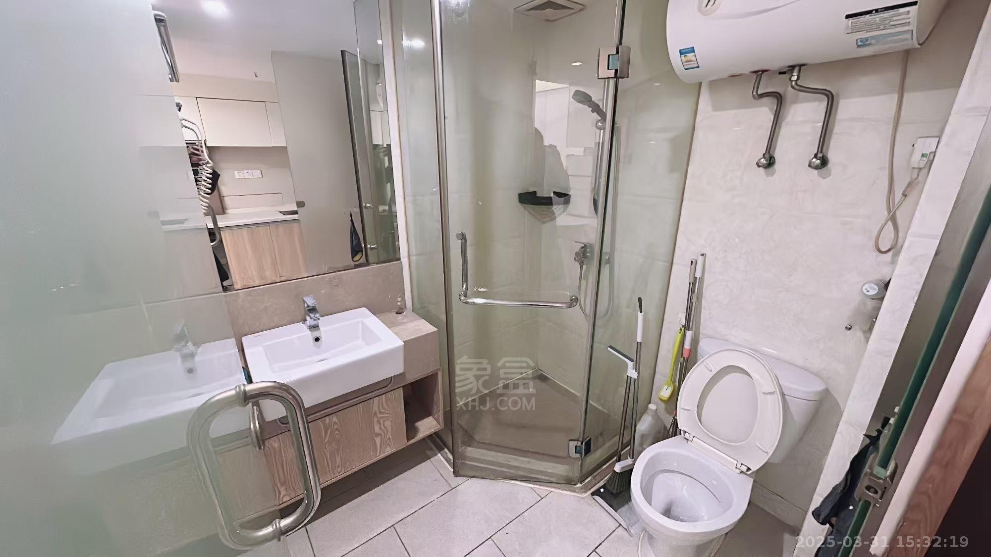 大汉希尔顿 1室1厅1卫 1400.0元/月 大汉希尔顿 1室1厅1卫 1400.0元/月室内图