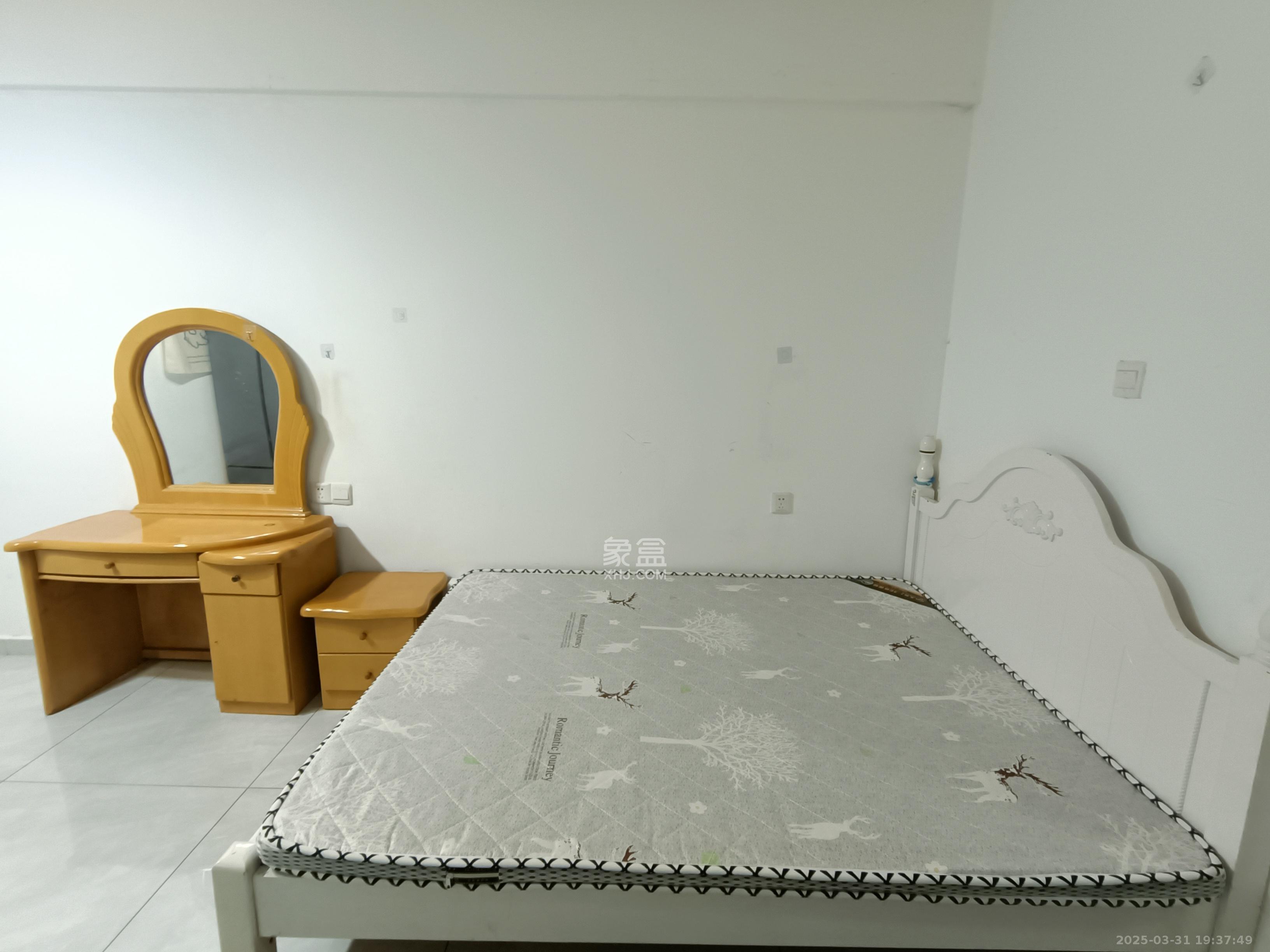 爵士湘  1室1厅1卫   1200.00元/月室内图