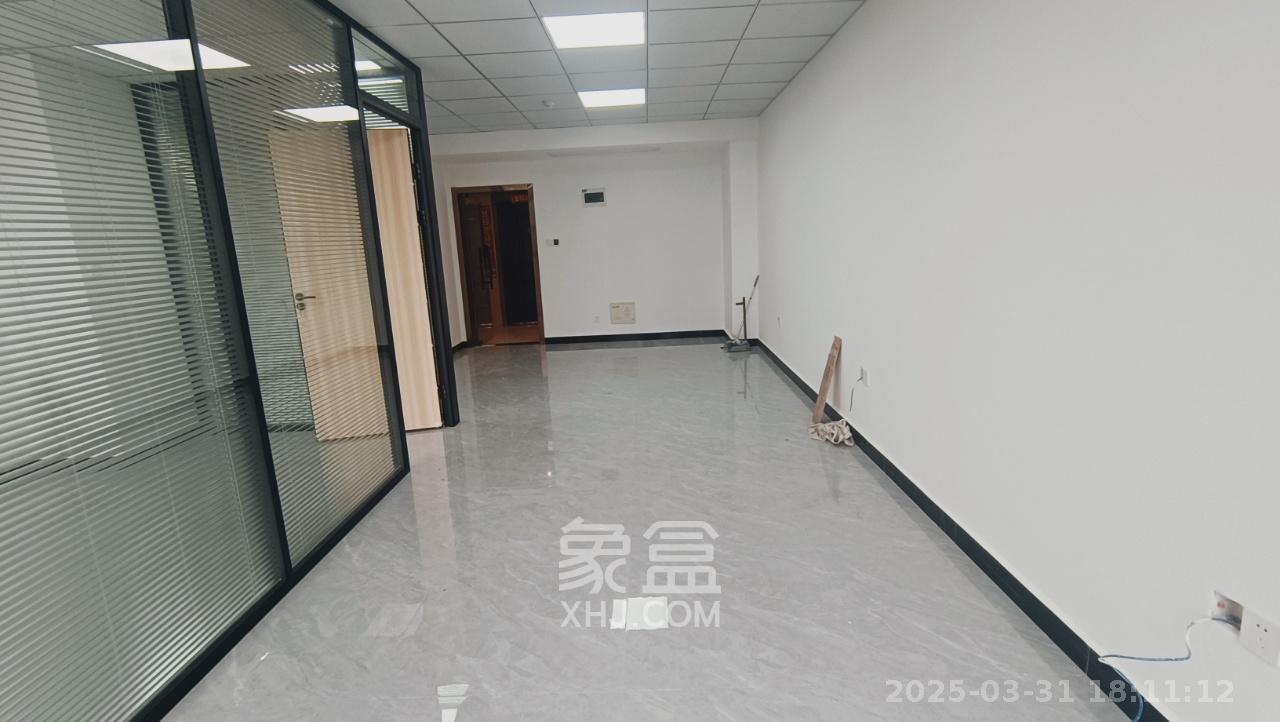 万坤图财富广场  1室0厅0卫   3800.00元/月室内图