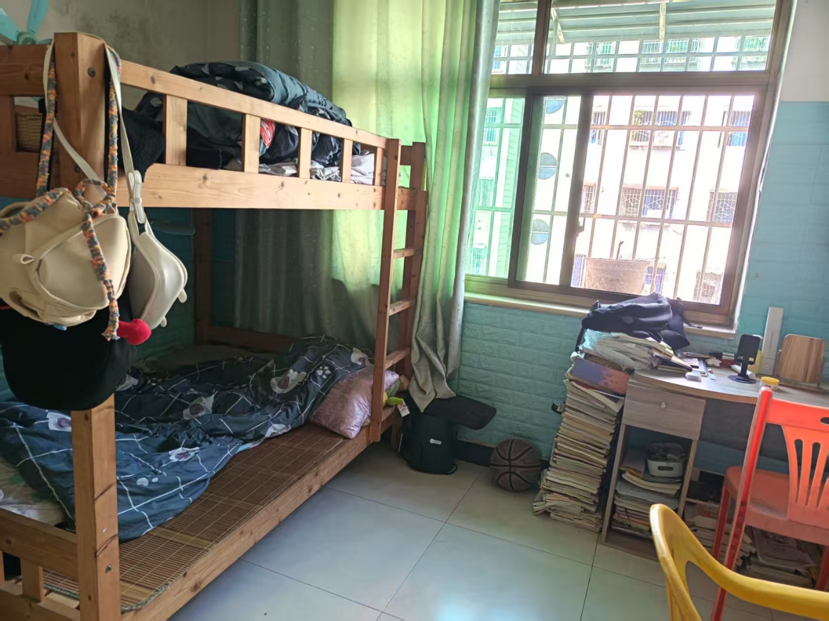 银湘公寓 2室2厅1卫 72.6万 银湘公寓 2室2厅1卫 72.6万卧室