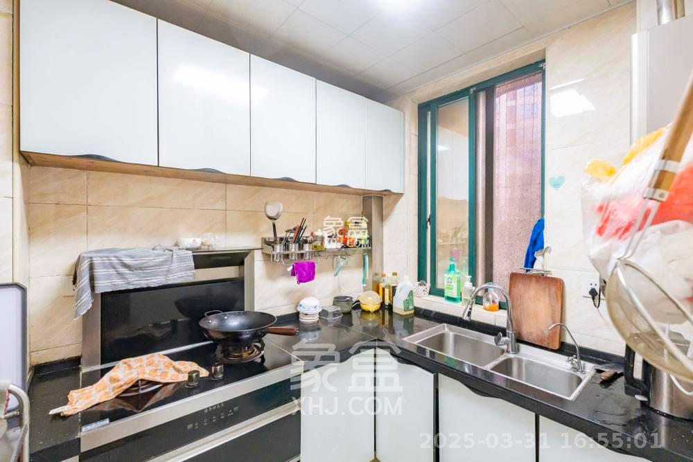 维一星城原山苑 4室2厅2卫 2700.0元/月 维一星城原山苑 4室2厅2卫 2700.0元/月室内图