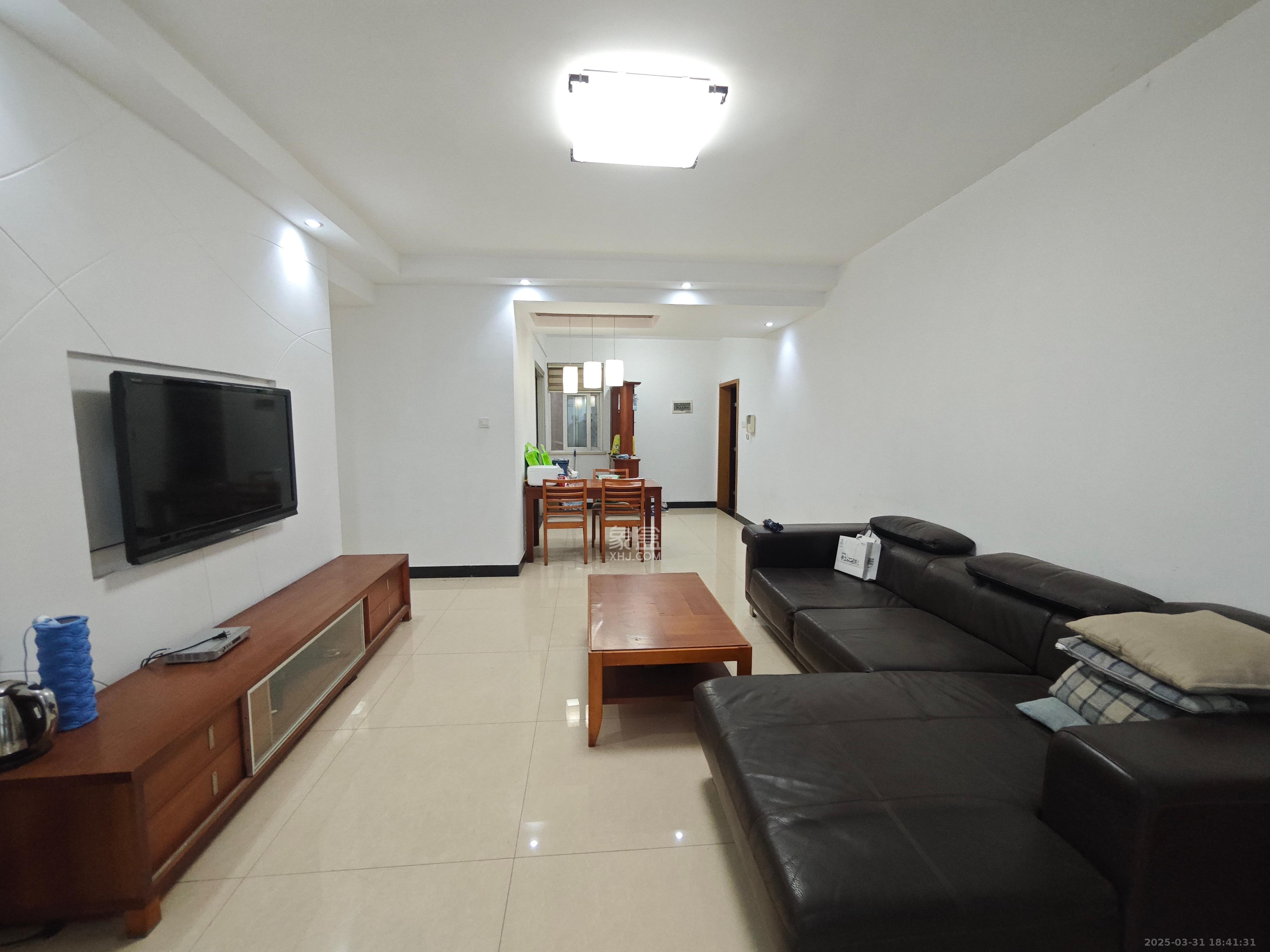 先锋水韵花都 3室2厅1卫 2800.0元/月 先锋水韵花都 3室2厅1卫 2800.0元/月室内图