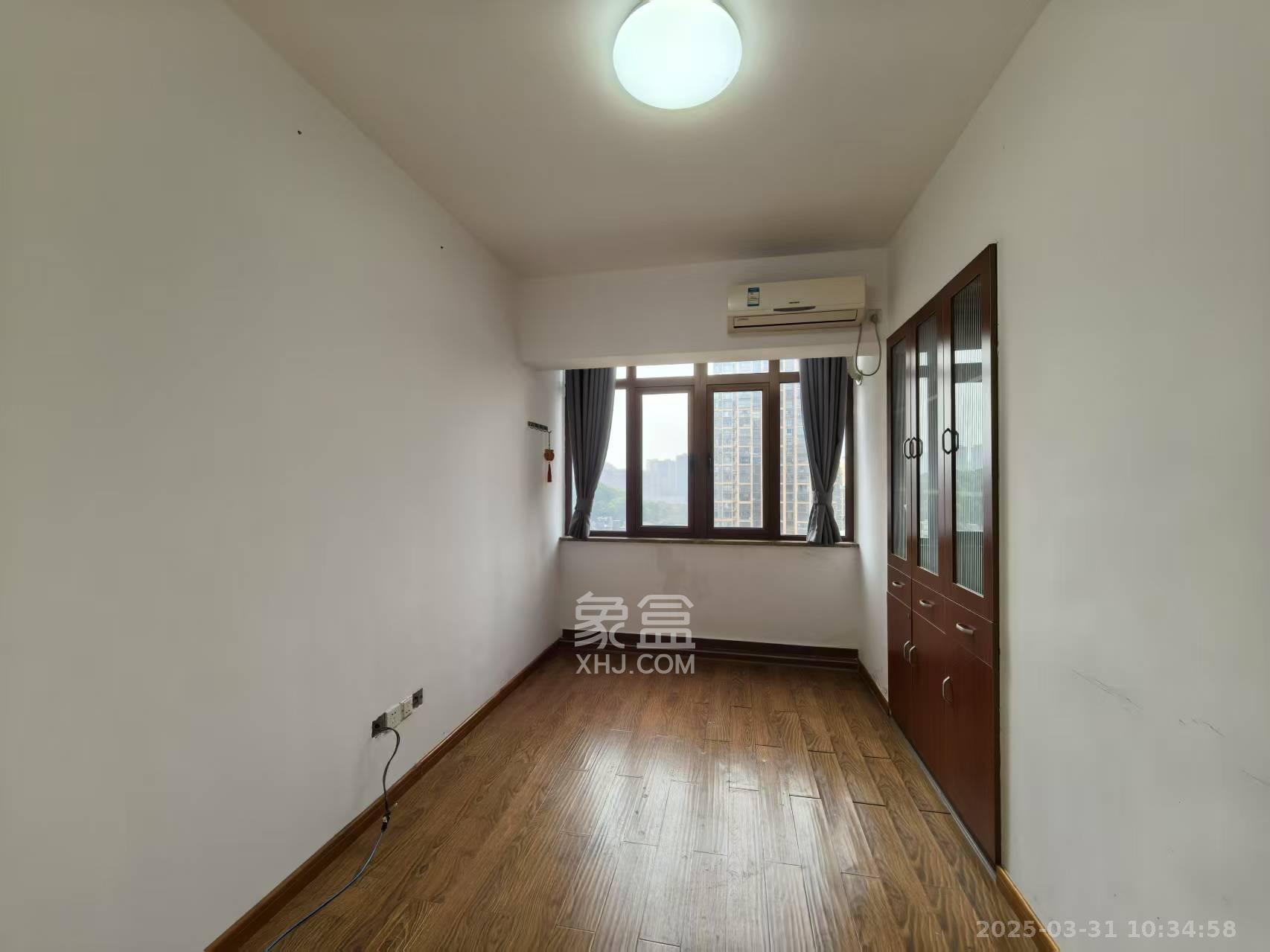 中城丽景香山园 6室2厅2卫 4500.0元/月 中城丽景香山园 6室2厅2卫 4500.0元/月室内图