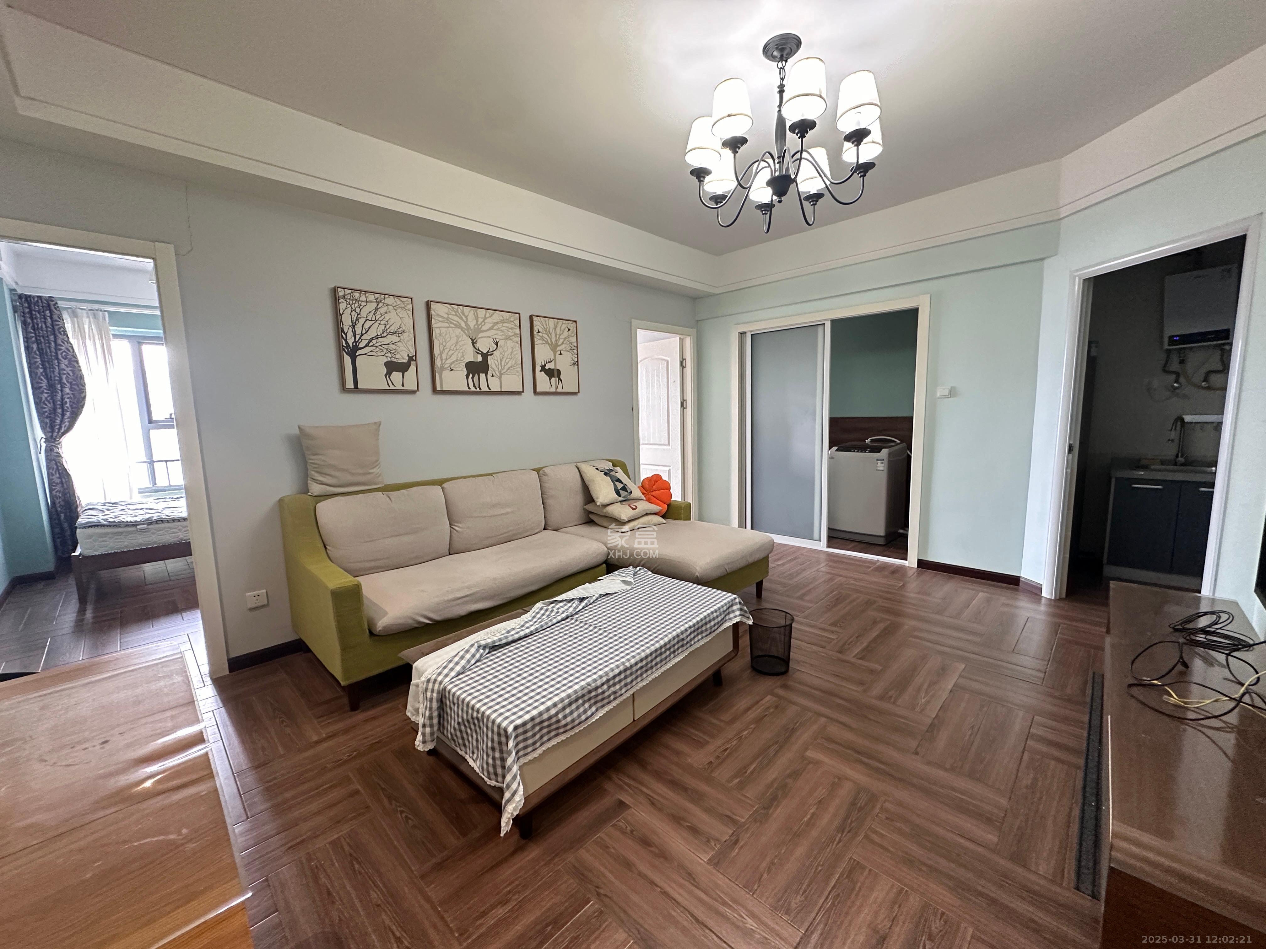 东怡外国(南湖一号) 2室1厅1卫 3200.0元/月 东怡外国(南湖一号) 2室1厅1卫 3200.0元/月室内图